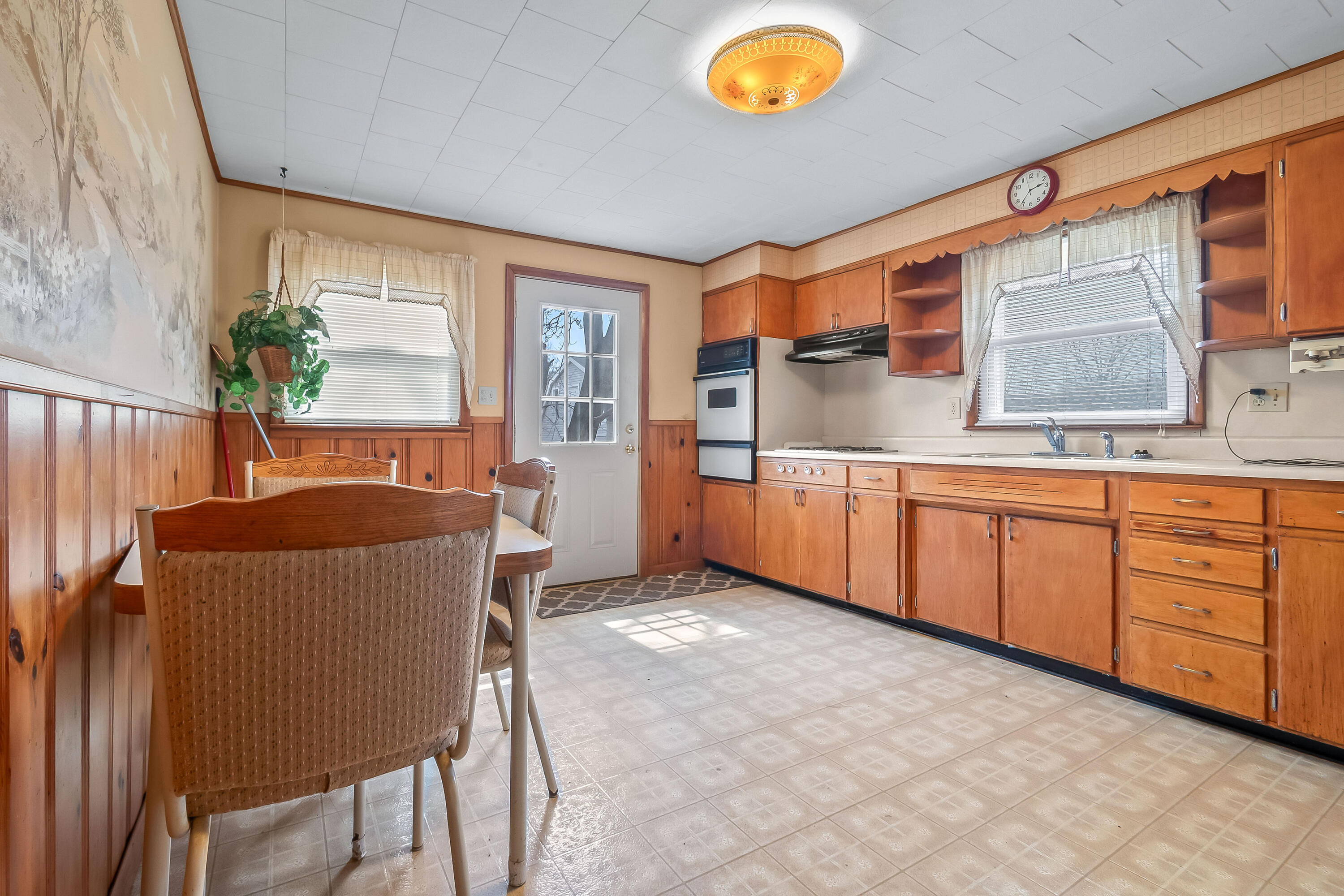 Hillsdale, Michigan, 49242, United States, 3 Bedrooms Bedrooms, ,2 BathroomsBathrooms,Residential,For Sale,2030822