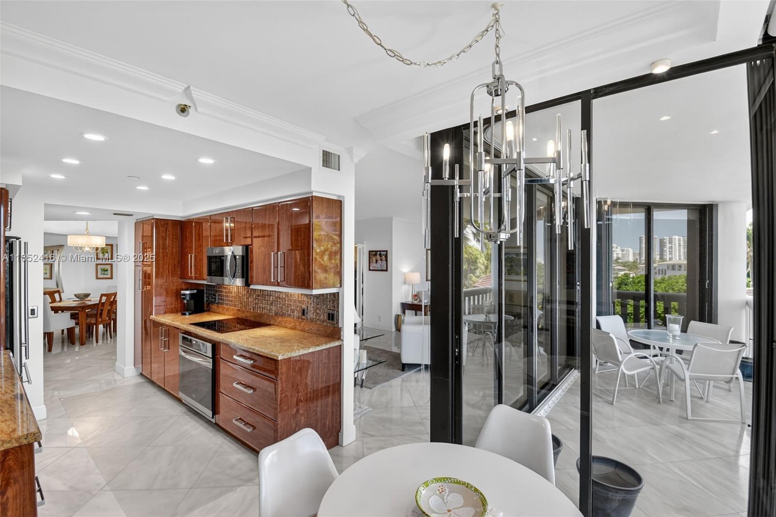 Aventura, Florida, 33160, United States, 2 Bedrooms Bedrooms, ,2 BathroomsBathrooms,Residential,For Sale,1908506