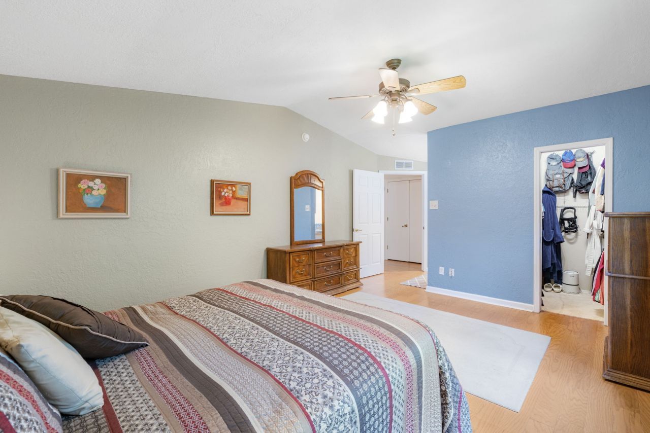 White Rock, New Mexico, 87547, United States, 4 Bedrooms Bedrooms, ,3 BathroomsBathrooms,Residential,For Sale,1906600