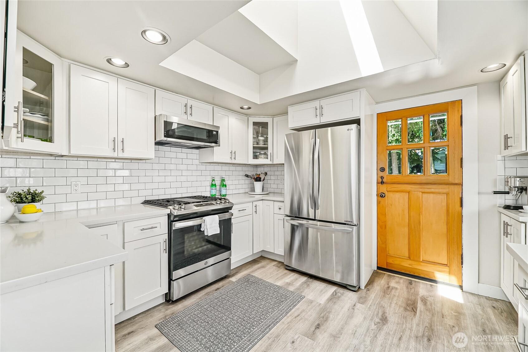 SEATTLE, Washington, 98103, United States, 4 Bedrooms Bedrooms, ,2 BathroomsBathrooms,Residential,For Sale,1874461