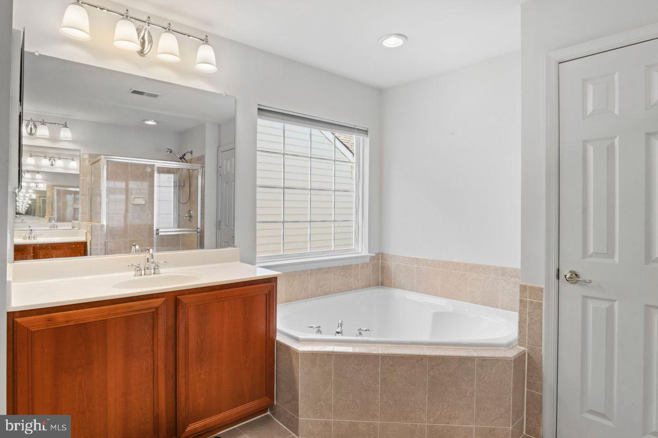 Woodbridge, Virginia, 22191, United States, 6 Bedrooms Bedrooms, ,5 BathroomsBathrooms,Residential,For Sale,1949818