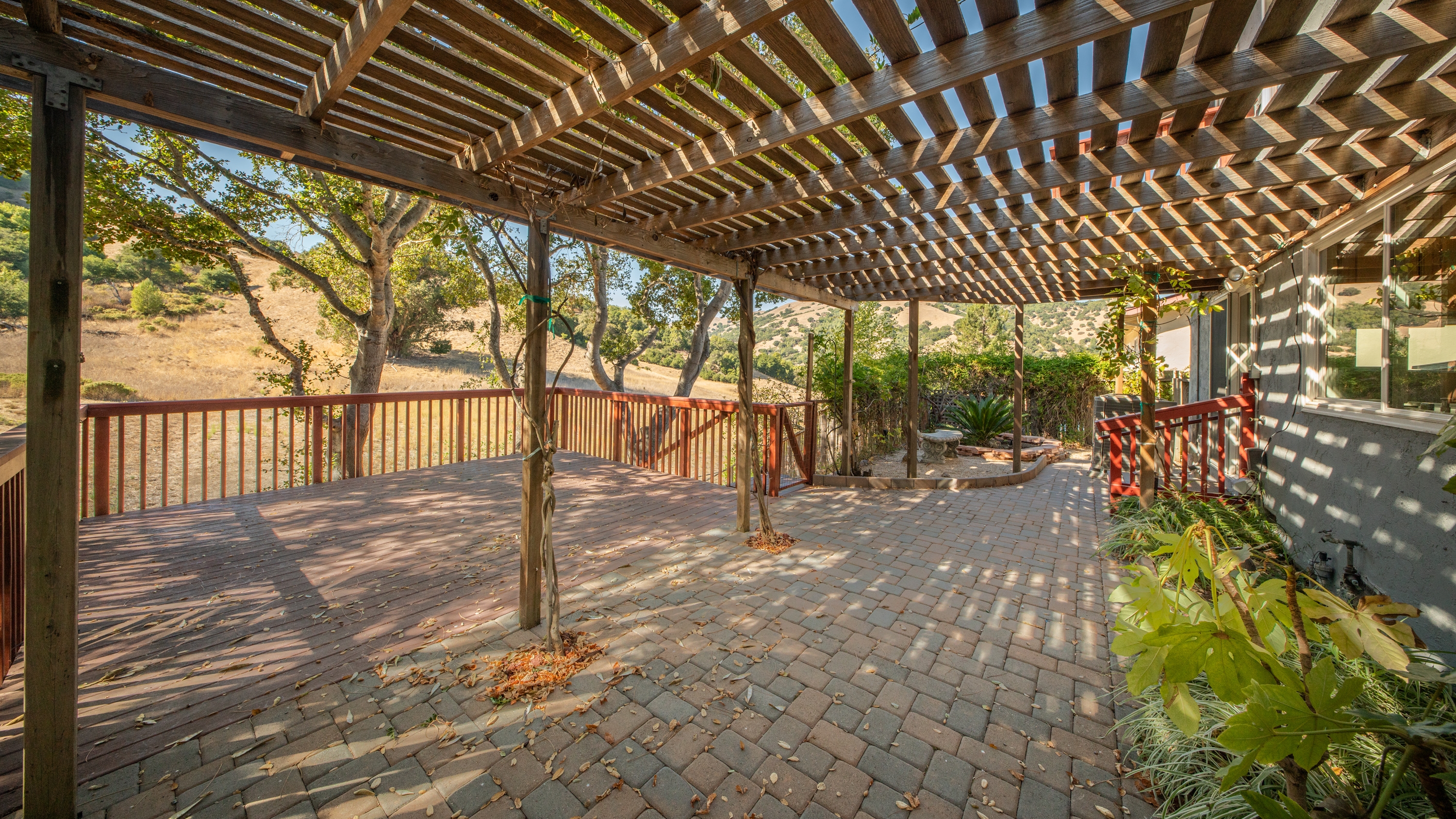  Spacious Mont Marin Contemporary with Open Space Views - 物件實景
