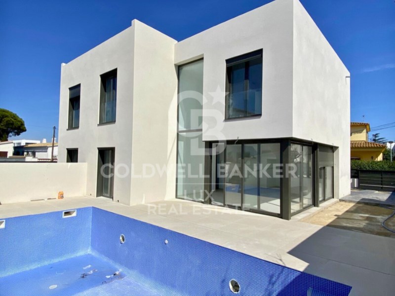 Girona, Empuriabrava, Requesens Girona, Empuriabra, Empuriabrava, Catalonia, ES, 4 Bedrooms Bedrooms, ,3 BathroomsBathrooms,Residential,For Sale,Girona, Empuriabrava, Requesens Girona, Empuriabra,1448513