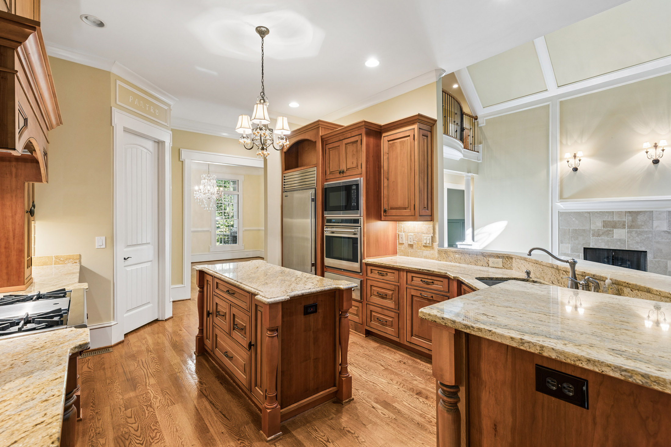  A Rare Opportunity to Enjoy Estate-Style Living in Sought-After Woodstock - 物件實景