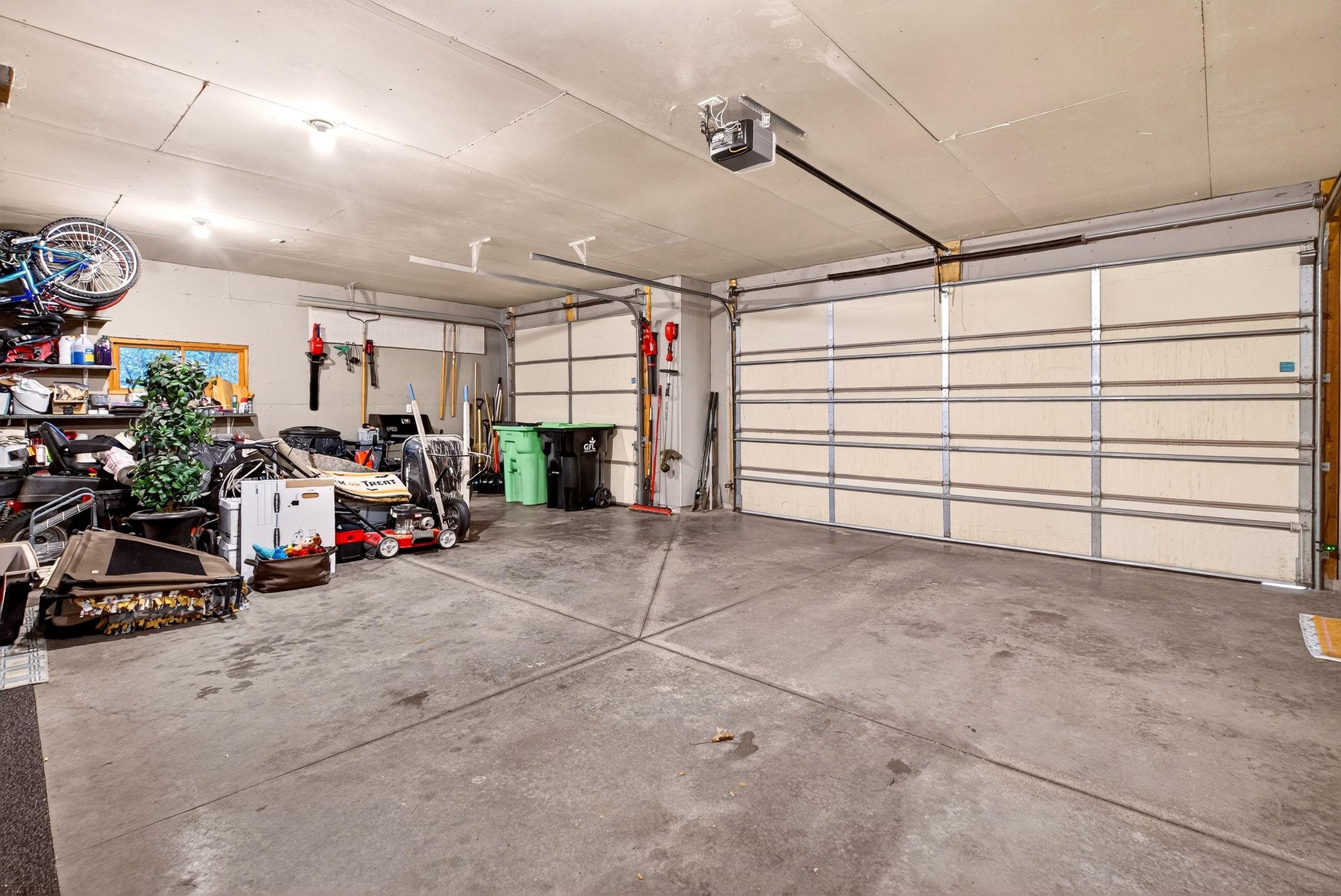 Neenah, Wisconsin, 54956, United States, 4 Bedrooms Bedrooms, ,4 BathroomsBathrooms,Residential,For Sale,1996384