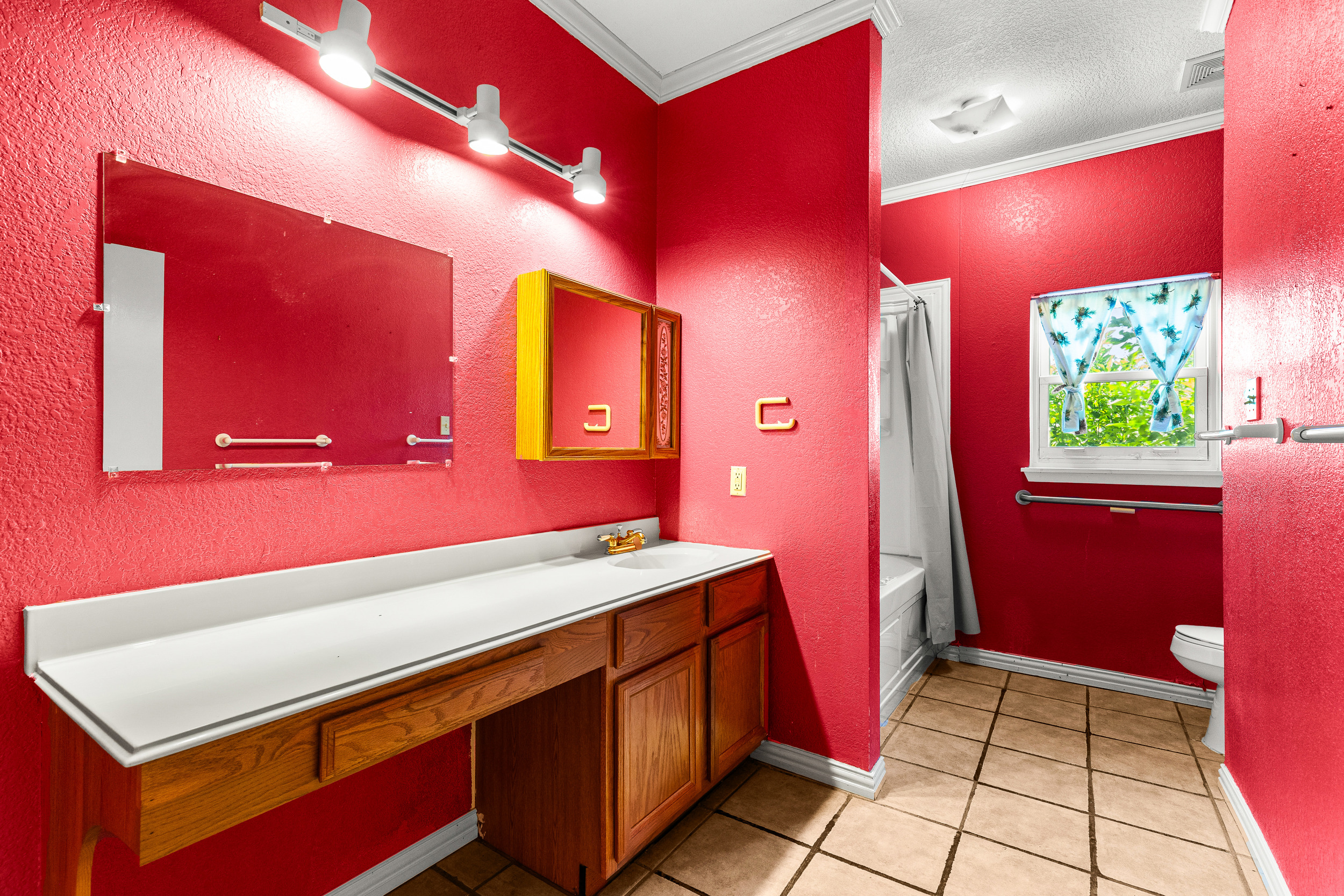 Adkins, Texas, 78101, United States, 4 Bedrooms Bedrooms, ,2 BathroomsBathrooms,Residential,For Sale,1979790