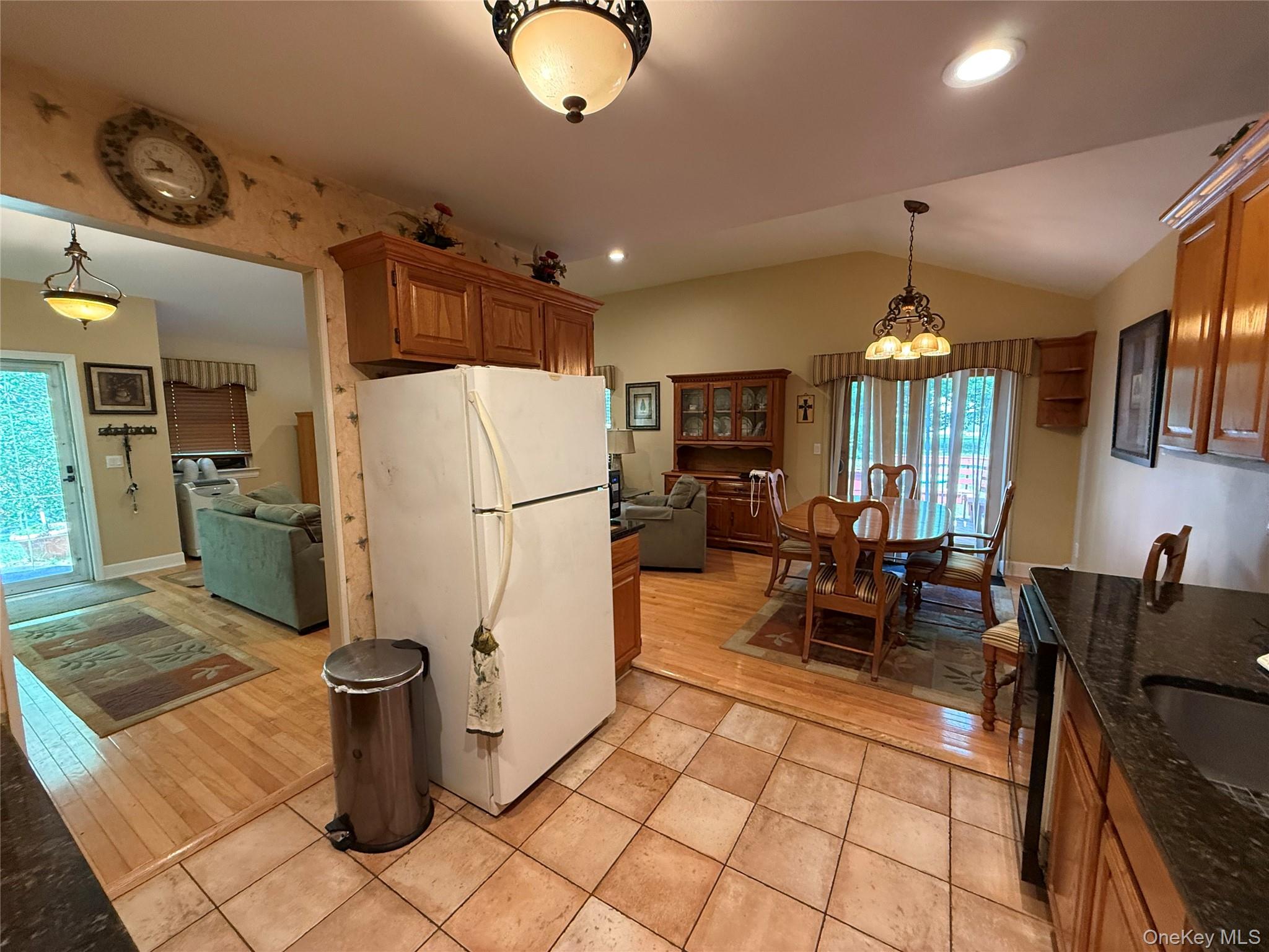  64 Cobbleridge Lane, Manorville, NY, 11949 - 物件實景