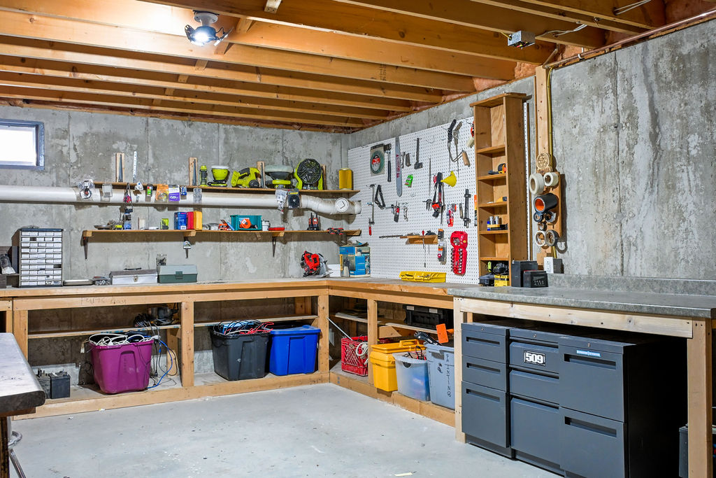 Sidney, Maine, 04330, United States, 3 Bedrooms Bedrooms, ,3 BathroomsBathrooms,Residential,For Sale,2007765