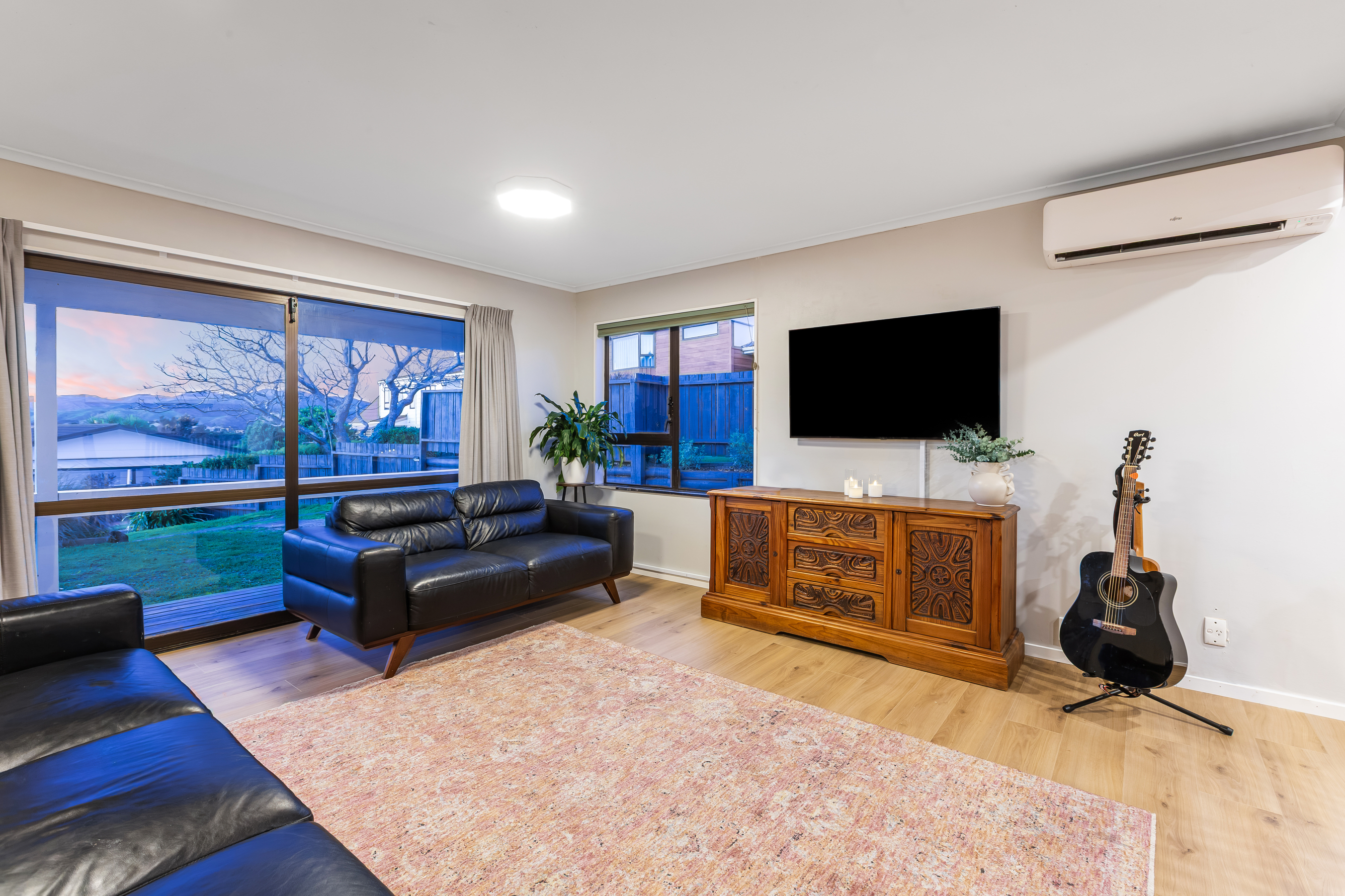  23 James Cook Drive, Whitby - 物件實景