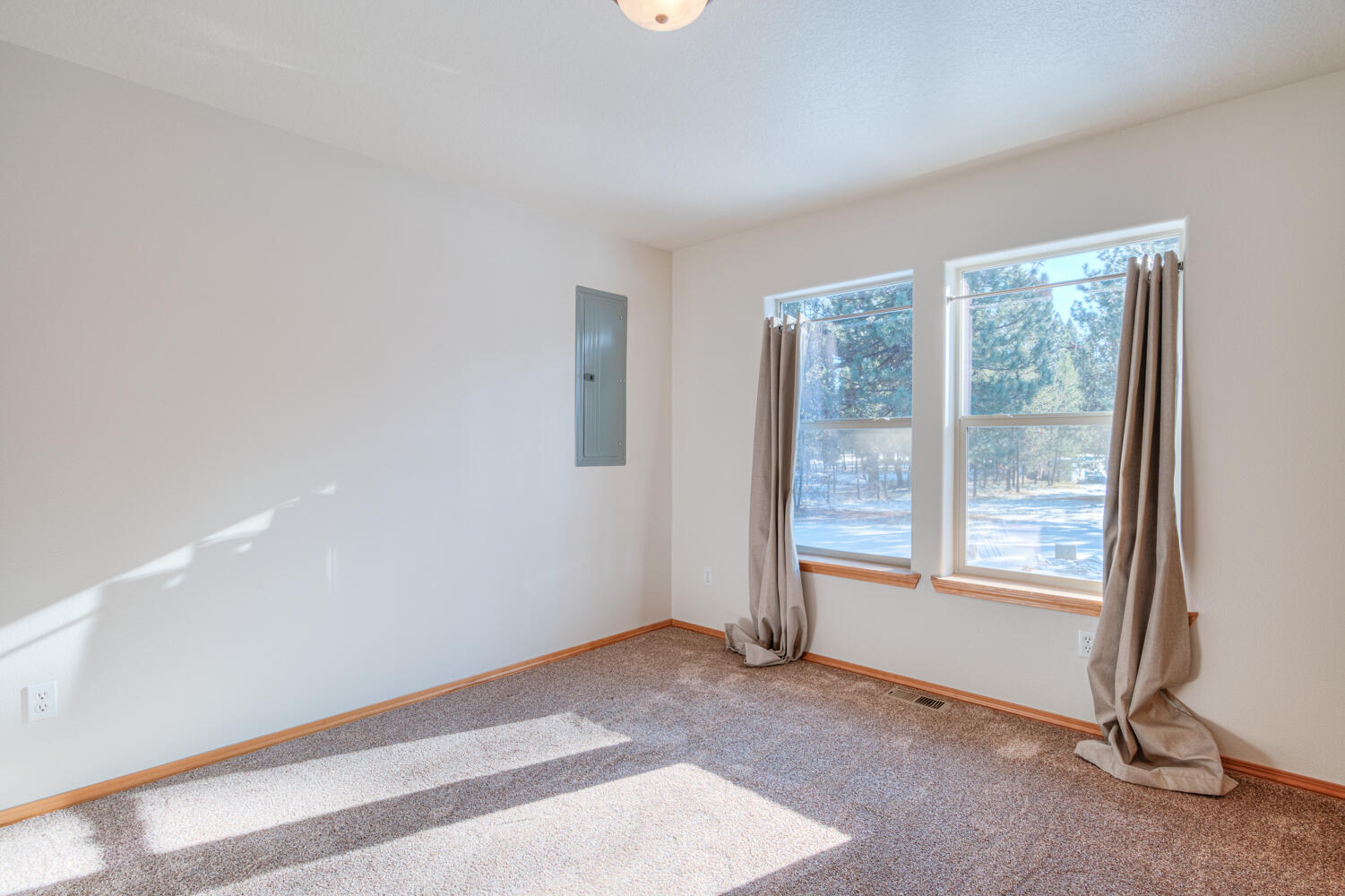 Bend, Oregon, 97707, United States, 5 Bedrooms Bedrooms, ,3 BathroomsBathrooms,Residential,For Sale,2010023