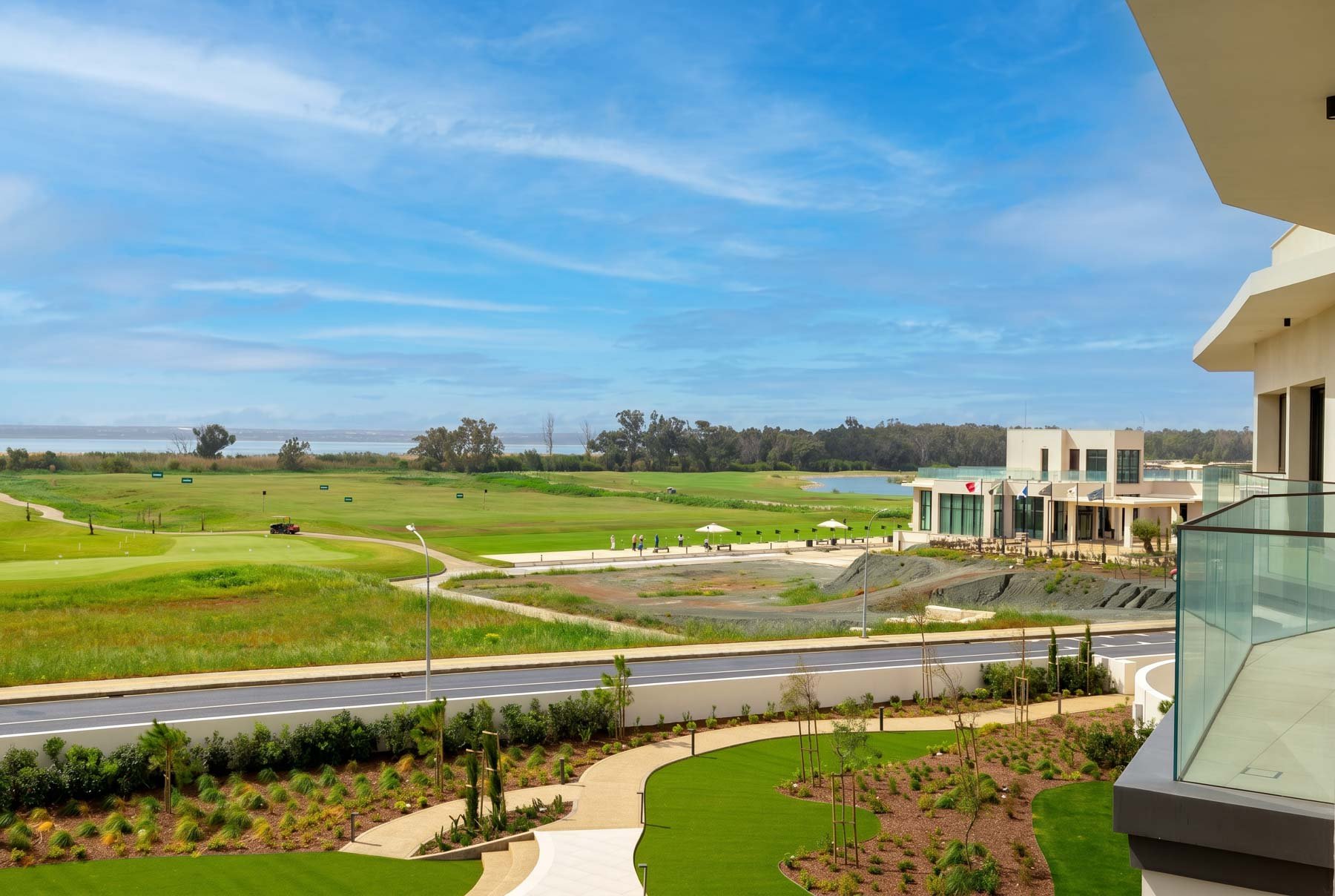 Brand-New 2-Bedroom Apartment with Golf-Course Views in Limassol Greens - 物件實景