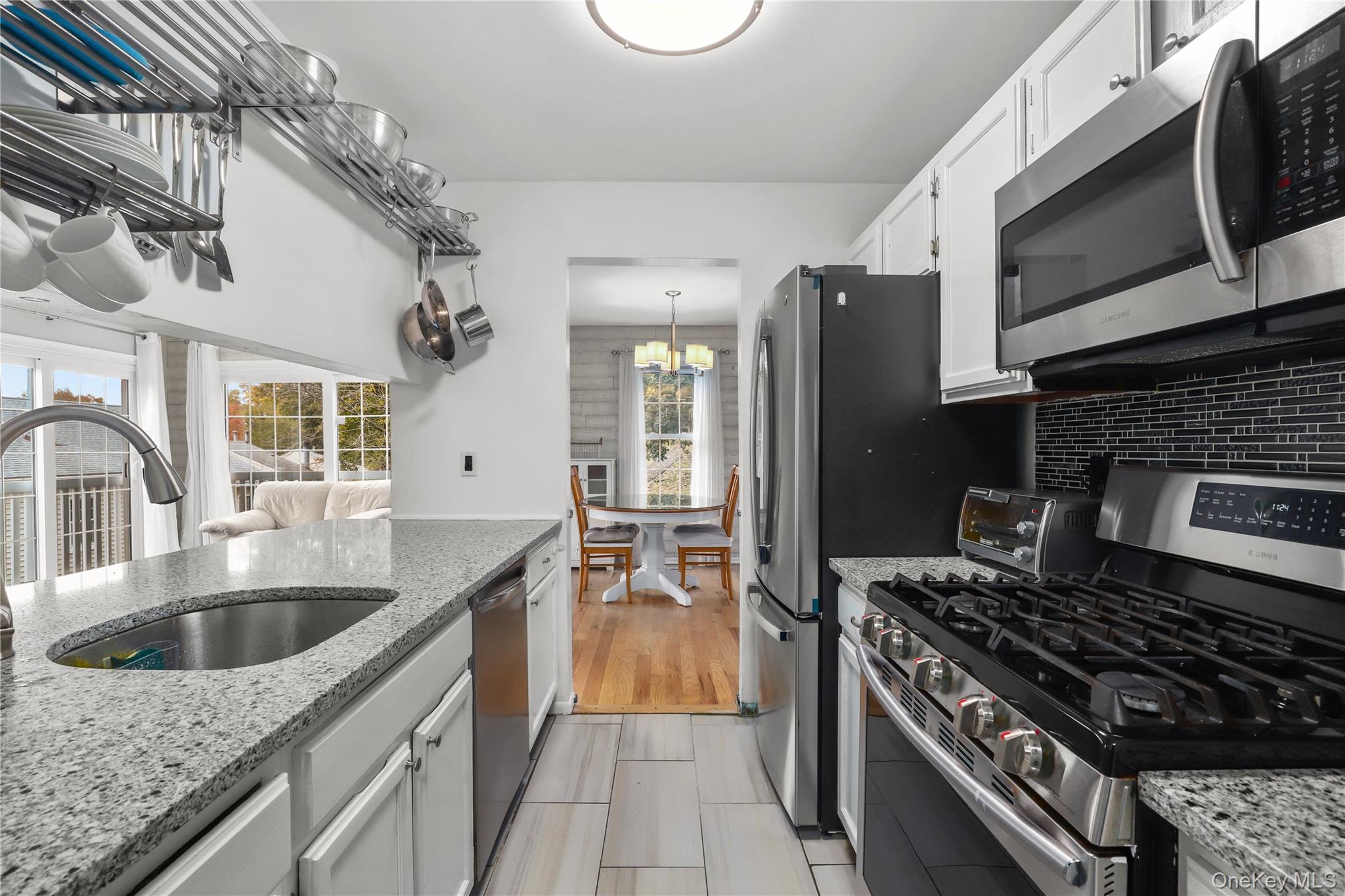 Tarrytown, New York, 10591, United States, 1 Bedroom Bedrooms, ,2 BathroomsBathrooms,Residential,For Sale,2006049