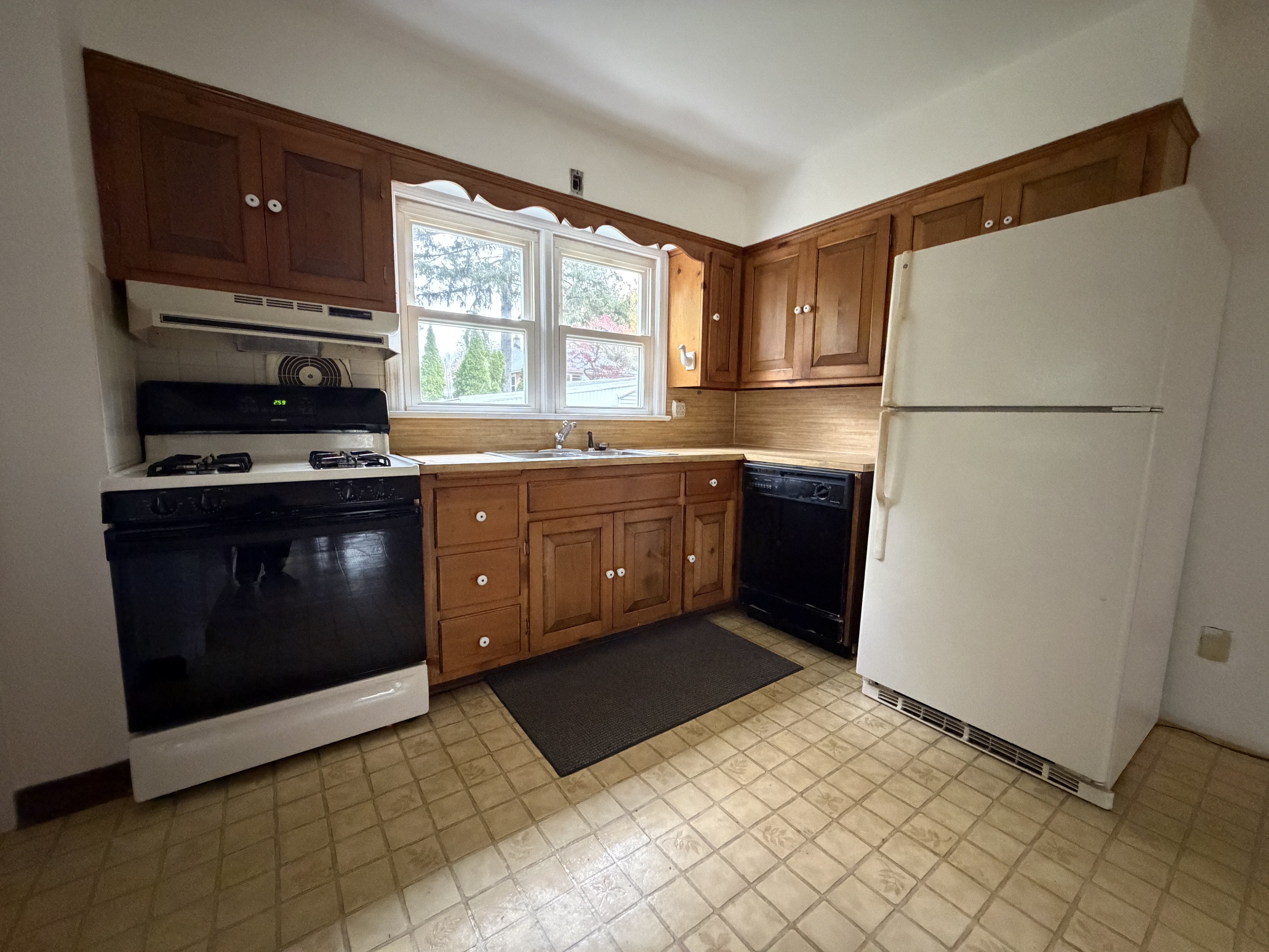 Westwood, New Jersey, 07675, United States, 2 Bedrooms Bedrooms, ,1 BathroomBathrooms,Residential,For Sale,1988560