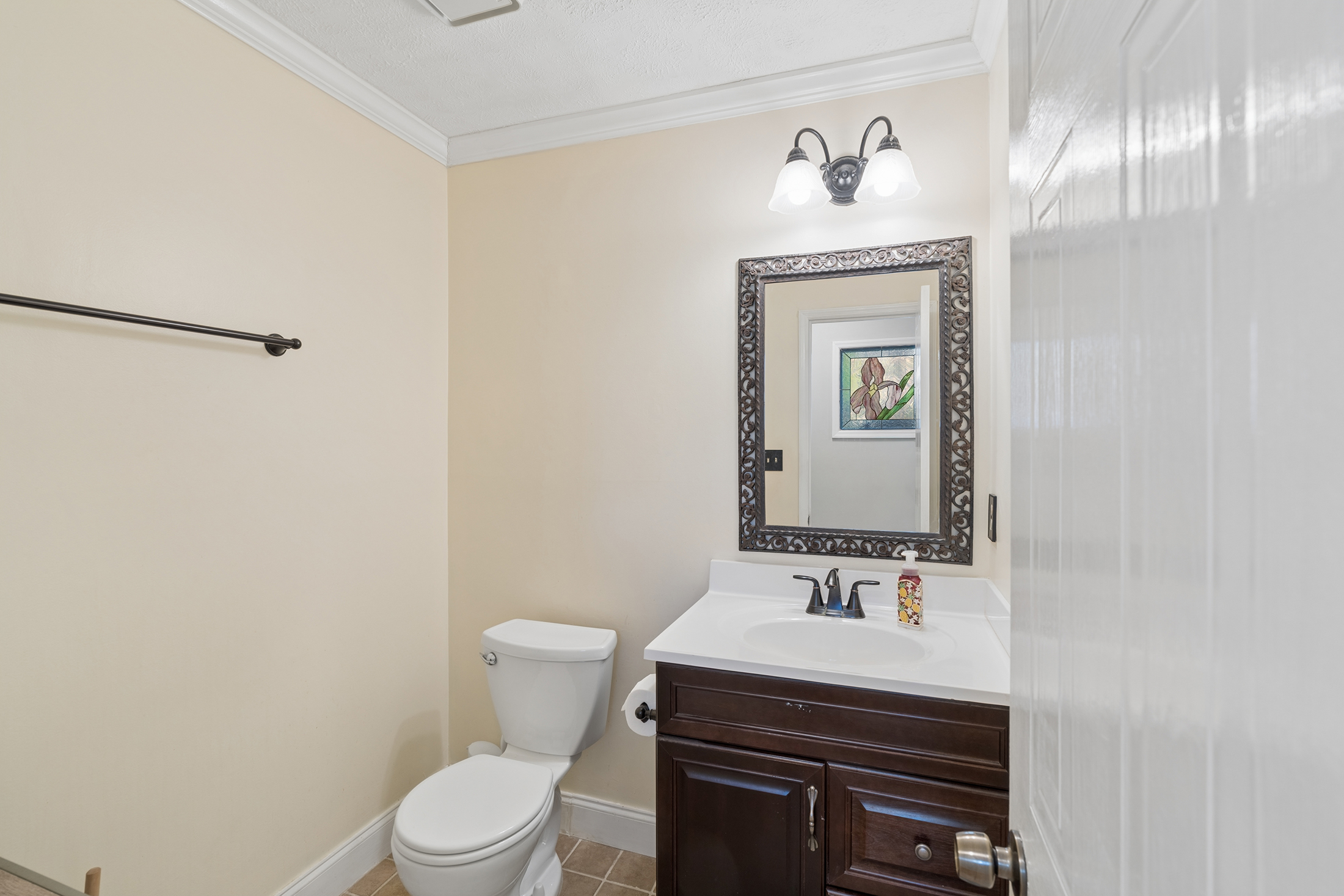  Tree-Lined Traditional in Sought-After Brookwood School District - 物件實景