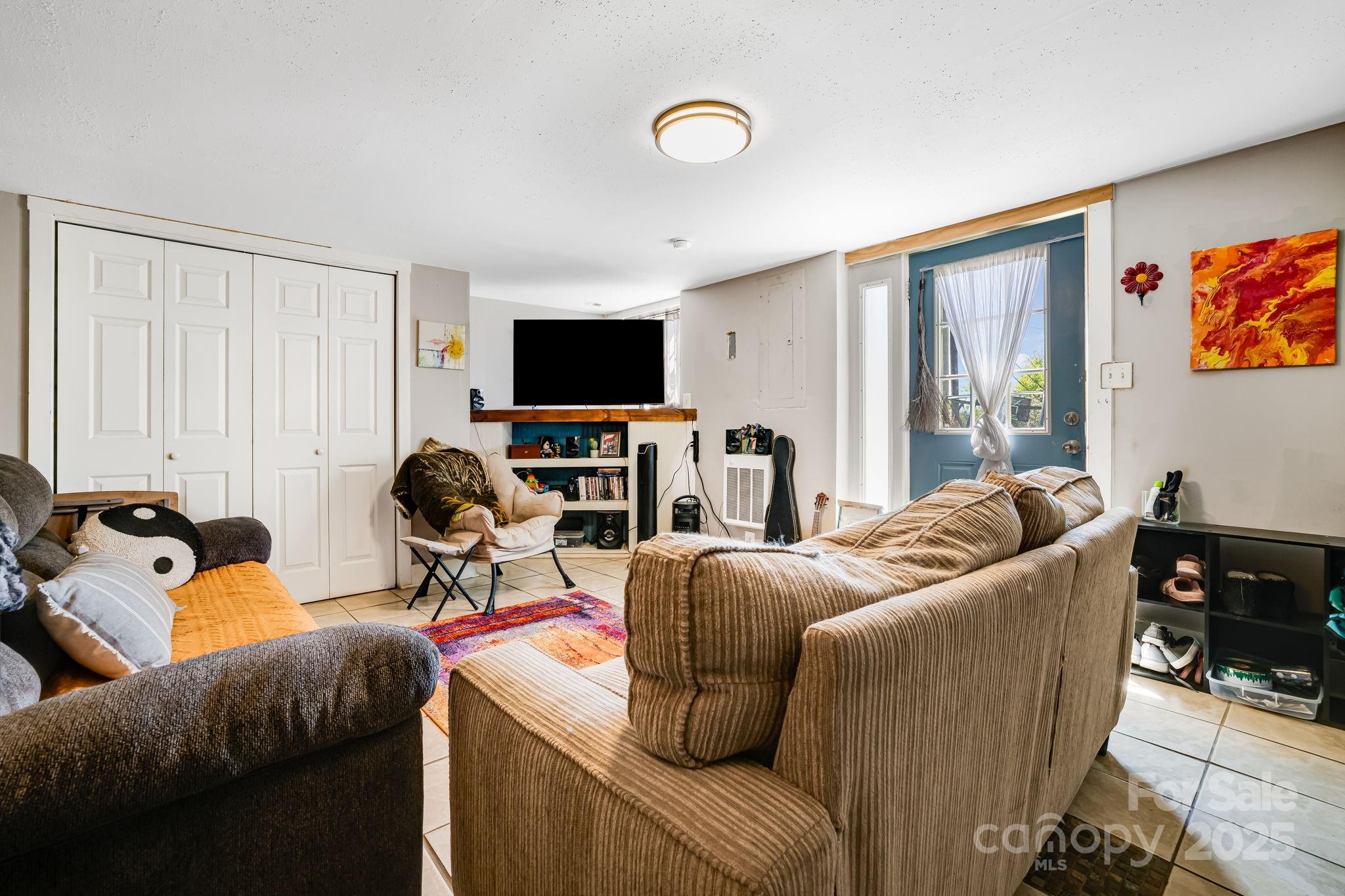 Asheville, North Carolina, 28804, United States, 4 Bedrooms Bedrooms, ,2 BathroomsBathrooms,Residential,For Sale,1977861