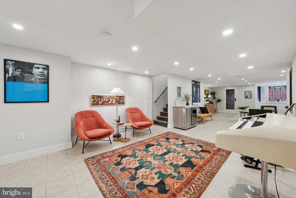 Washington, District of Columbia, 20009, United States, 4 Bedrooms Bedrooms, ,4 BathroomsBathrooms,Residential,For Sale,1902983