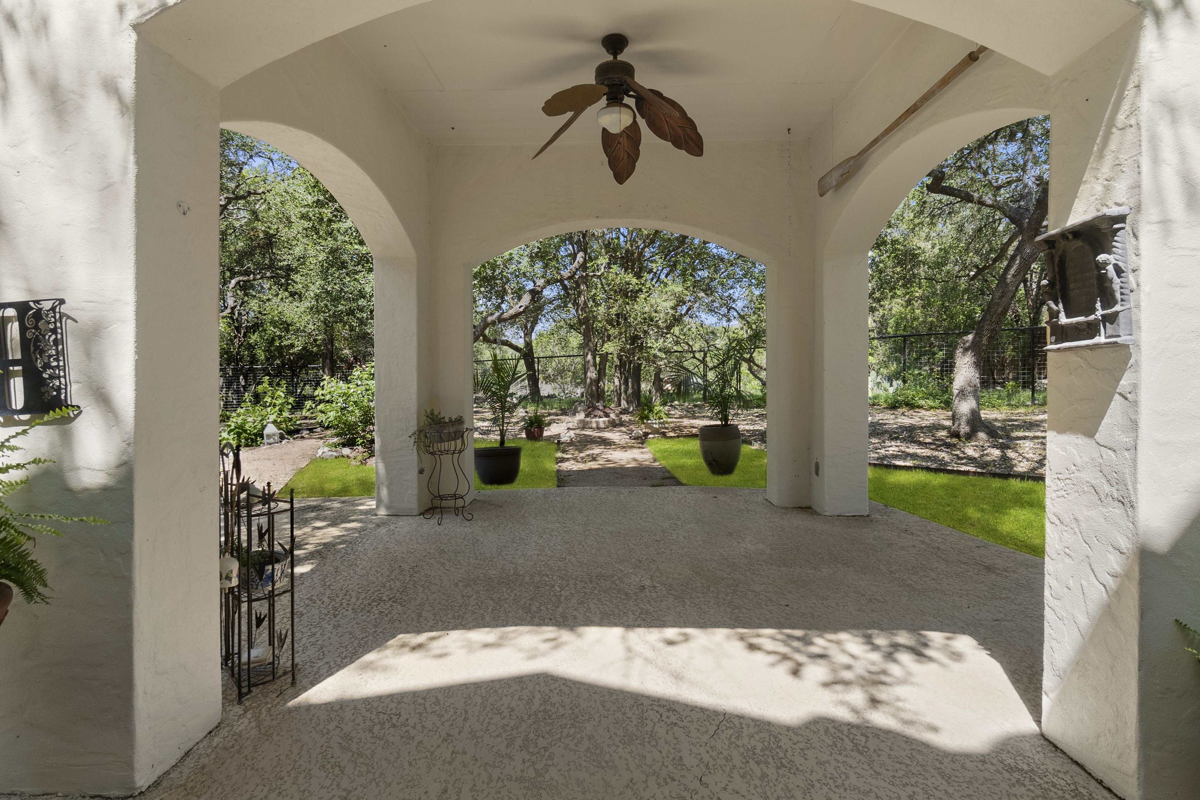  Stunning Custom Home with Expansive Outdoor Entertaining - 物件實景