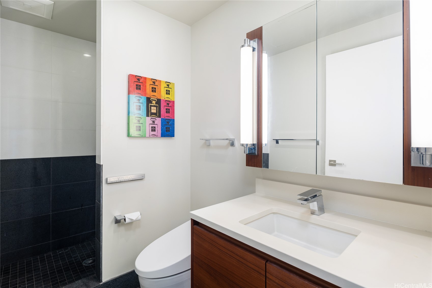 Honolulu, Hawaii, 96814, United States, 3 Bedrooms Bedrooms, ,3 BathroomsBathrooms,Residential,For Sale,2003362