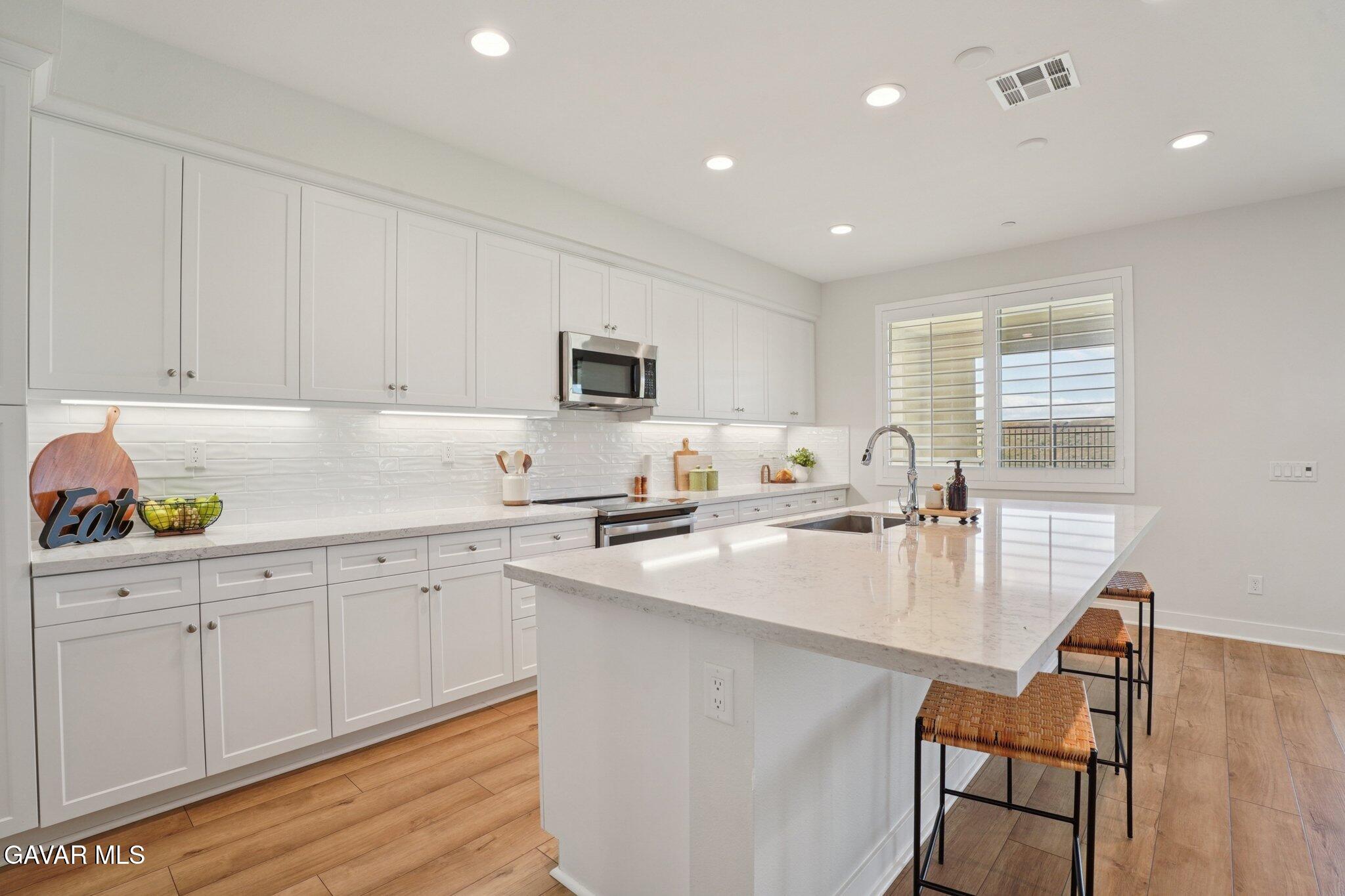 Palmdale, California, 93551, United States, 4 Bedrooms Bedrooms, ,4 BathroomsBathrooms,Residential,For Sale,2033193