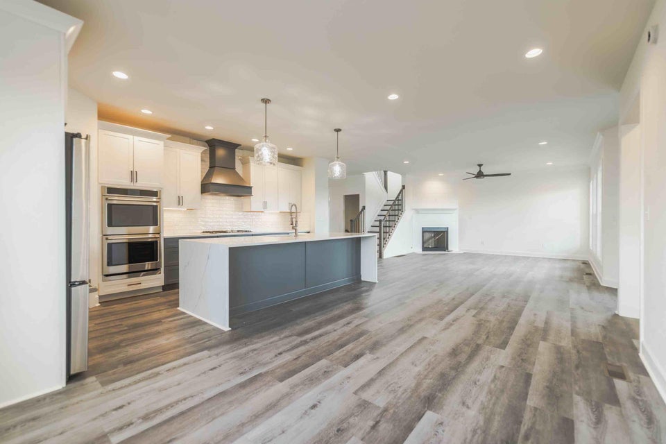 Richmond, Kentucky, 40475, United States, 5 Bedrooms Bedrooms, ,5 BathroomsBathrooms,Residential,For Sale,1881286