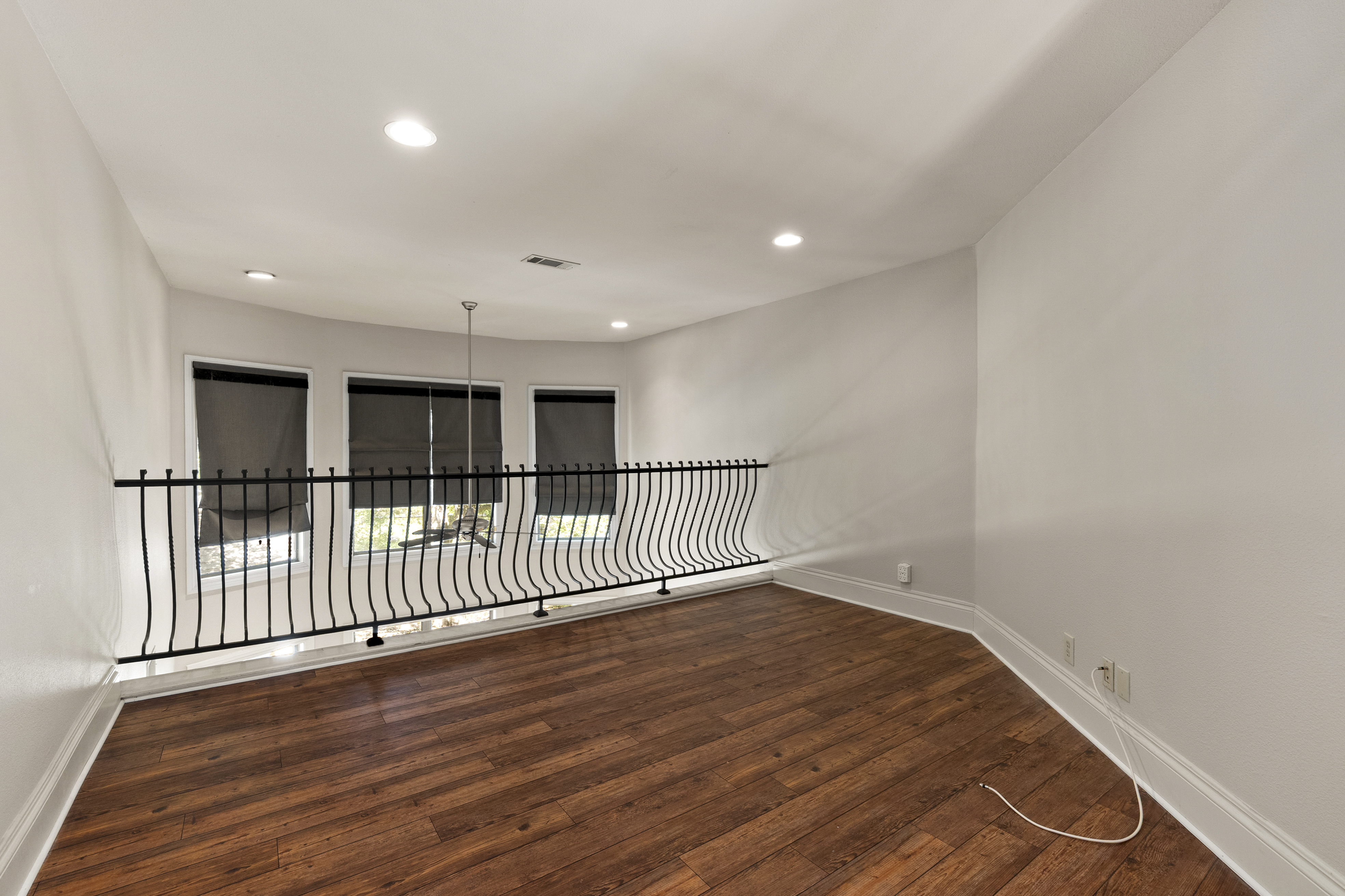  Stunning Custom Home with Expansive Outdoor Entertaining - 物件實景