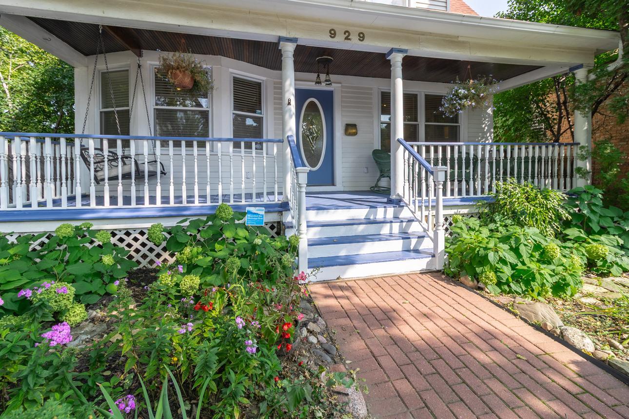 Saint Paul, Minnesota, 55104, United States, 5 Bedrooms Bedrooms, ,3 BathroomsBathrooms,Residential,For Sale,1947967