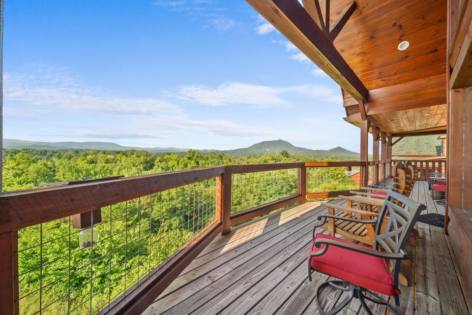 Sevierville, Tennessee, 37876, United States, 4 Bedrooms Bedrooms, ,6 BathroomsBathrooms,Residential,For Sale,1976346