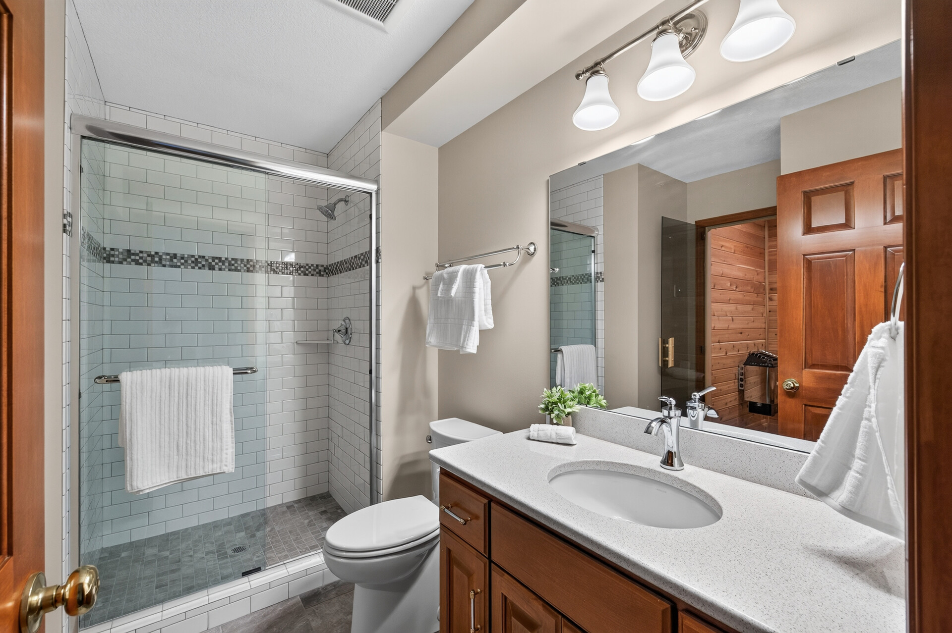  Luxury Lakeside Retreat in the Heart of Woodbury - 物件實景