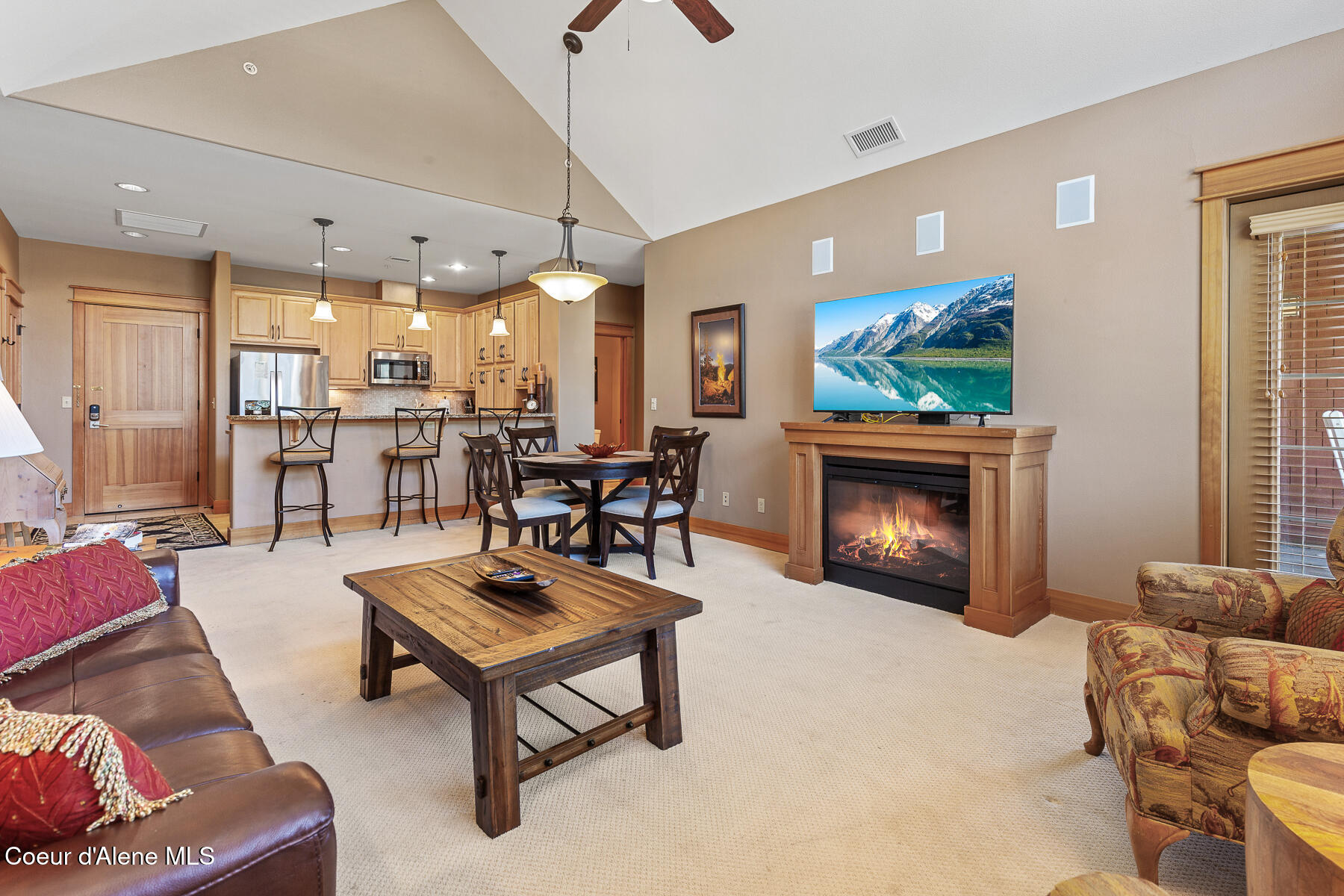 Coeur d'Alene, Idaho, 83814, United States, 2 Bedrooms Bedrooms, ,2 BathroomsBathrooms,Residential,For Sale,1974627