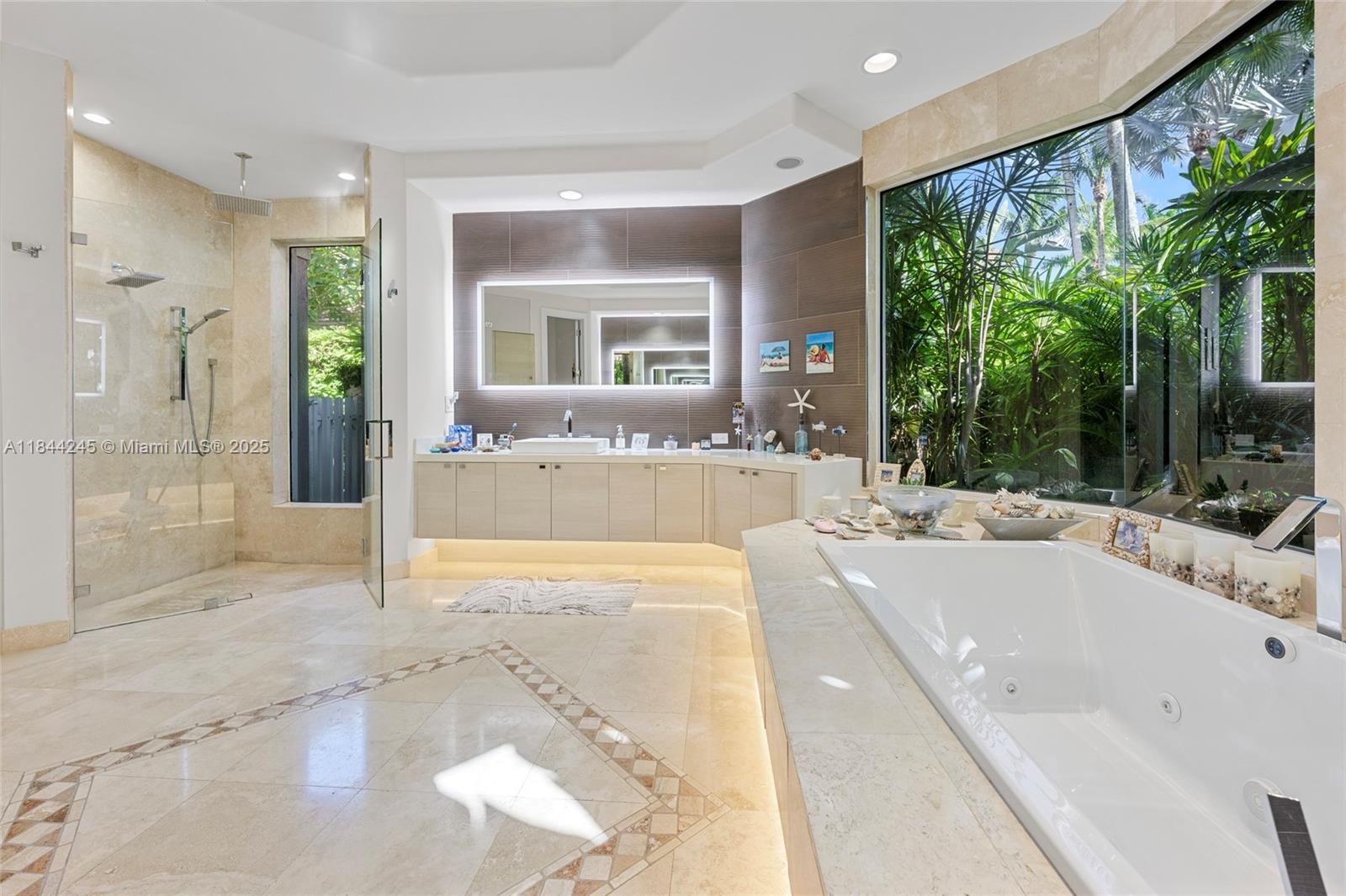 Weston, Florida, 33327, United States, 5 Bedrooms Bedrooms, ,4 BathroomsBathrooms,Residential,For Sale,1901974
