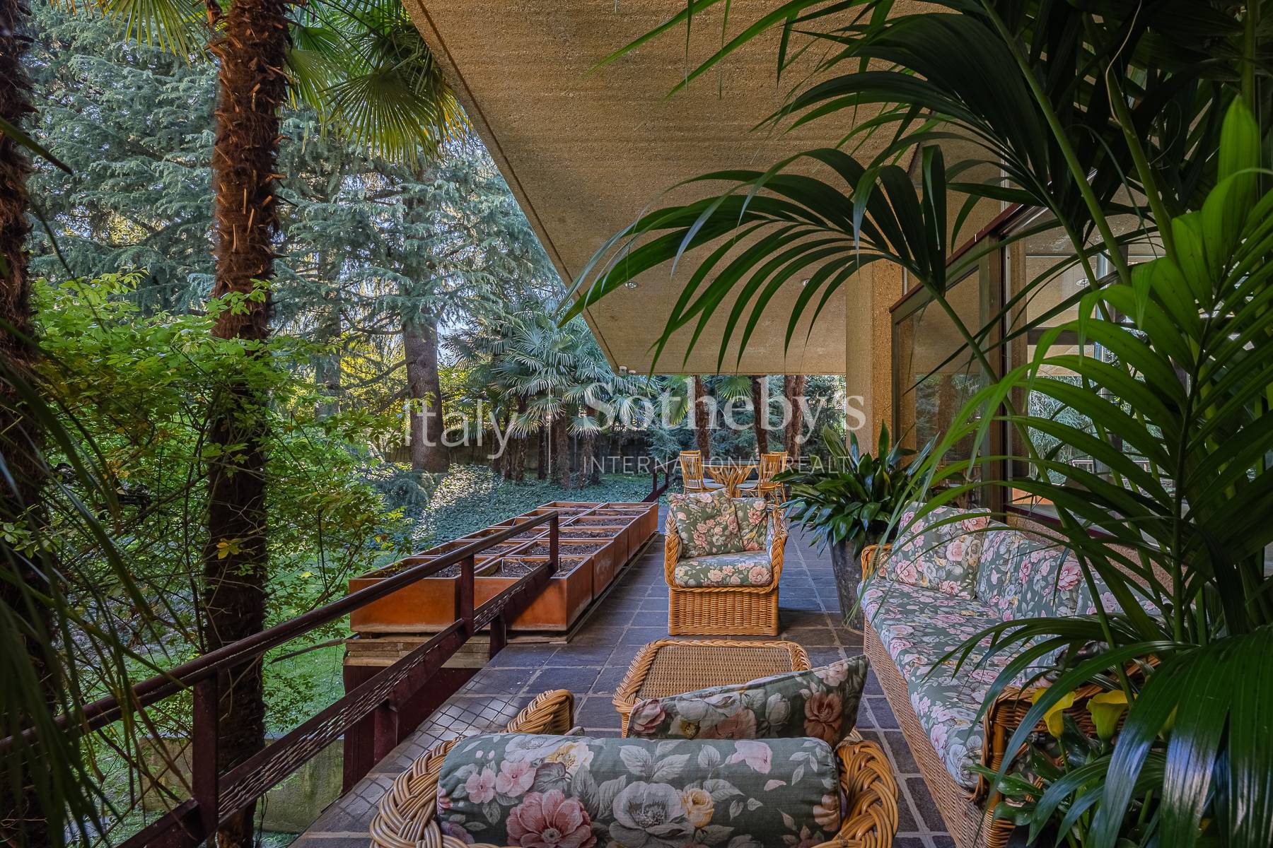  Designer villa surrounded by greenery - 物件實景