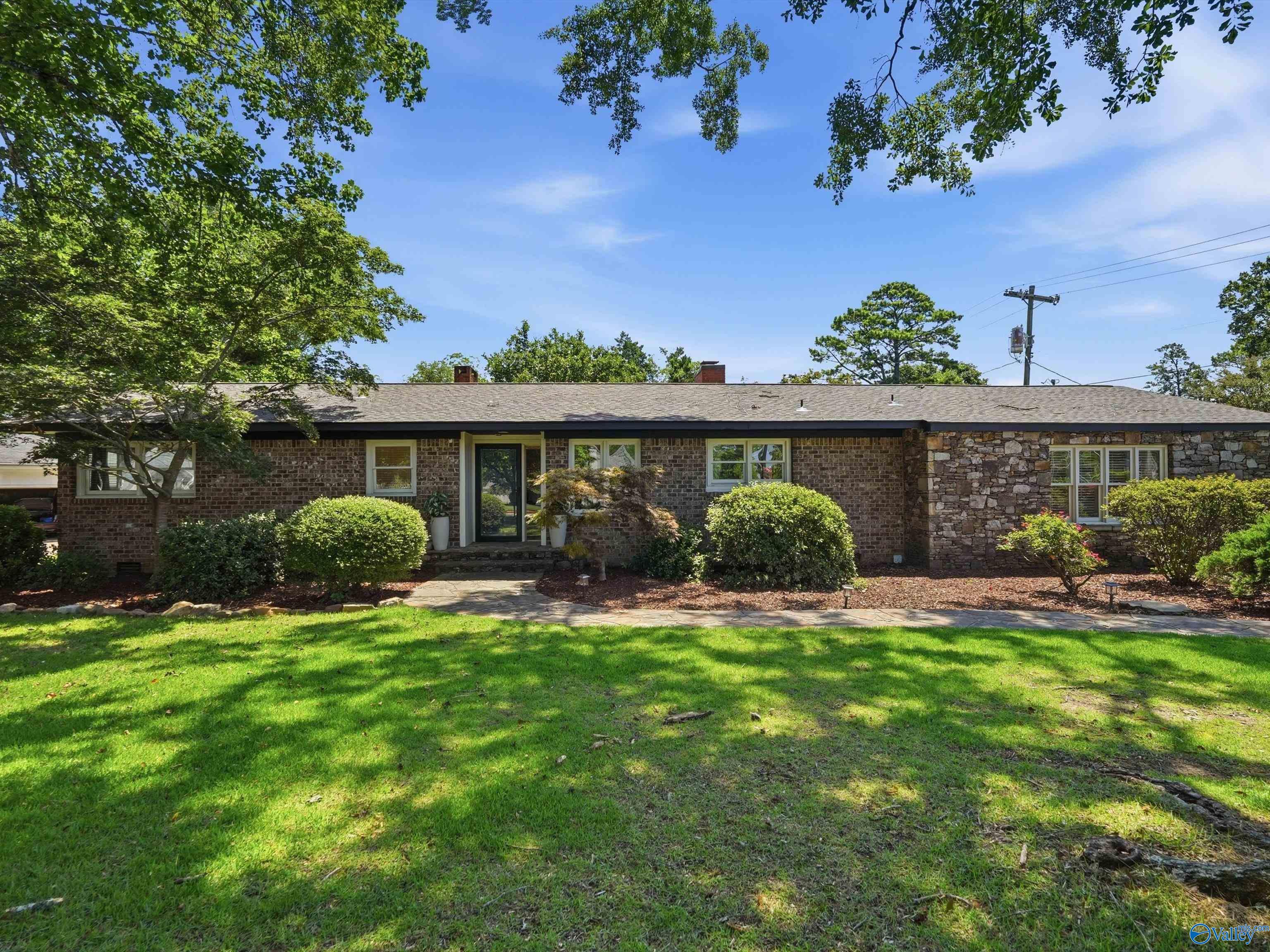Meadowbrook Rd, Decatur, AL 35601