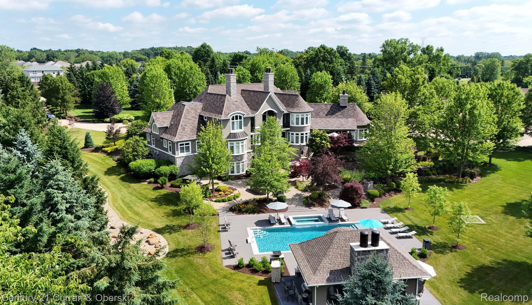 South Lyon, Michigan, 48178, United States, 6 Bedrooms Bedrooms, ,8 BathroomsBathrooms,Residential,For Sale,1914337