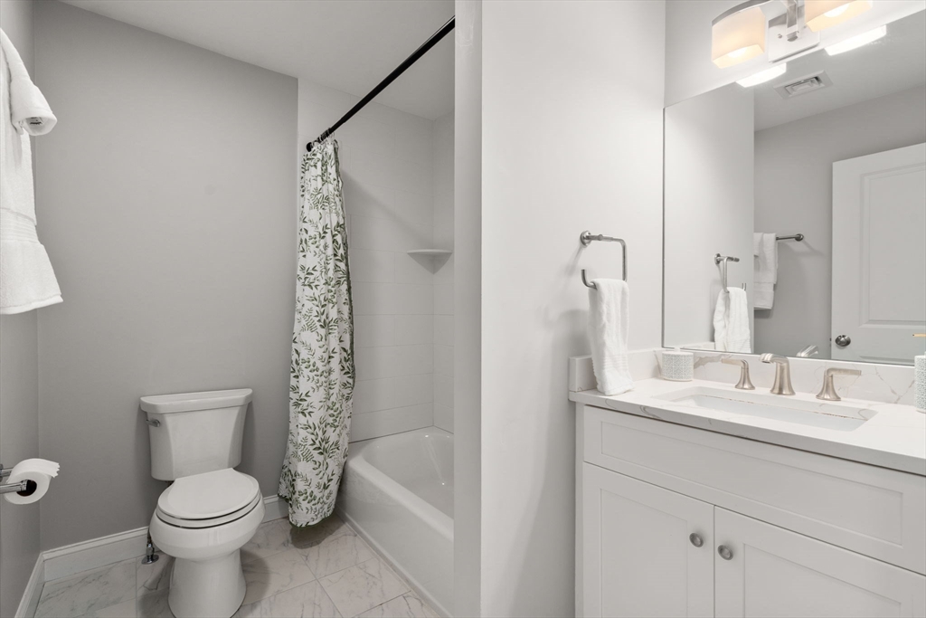 Waltham, Massachusetts, 02453, United States, 4 Bedrooms Bedrooms, ,5 BathroomsBathrooms,Residential,For Sale,1927253