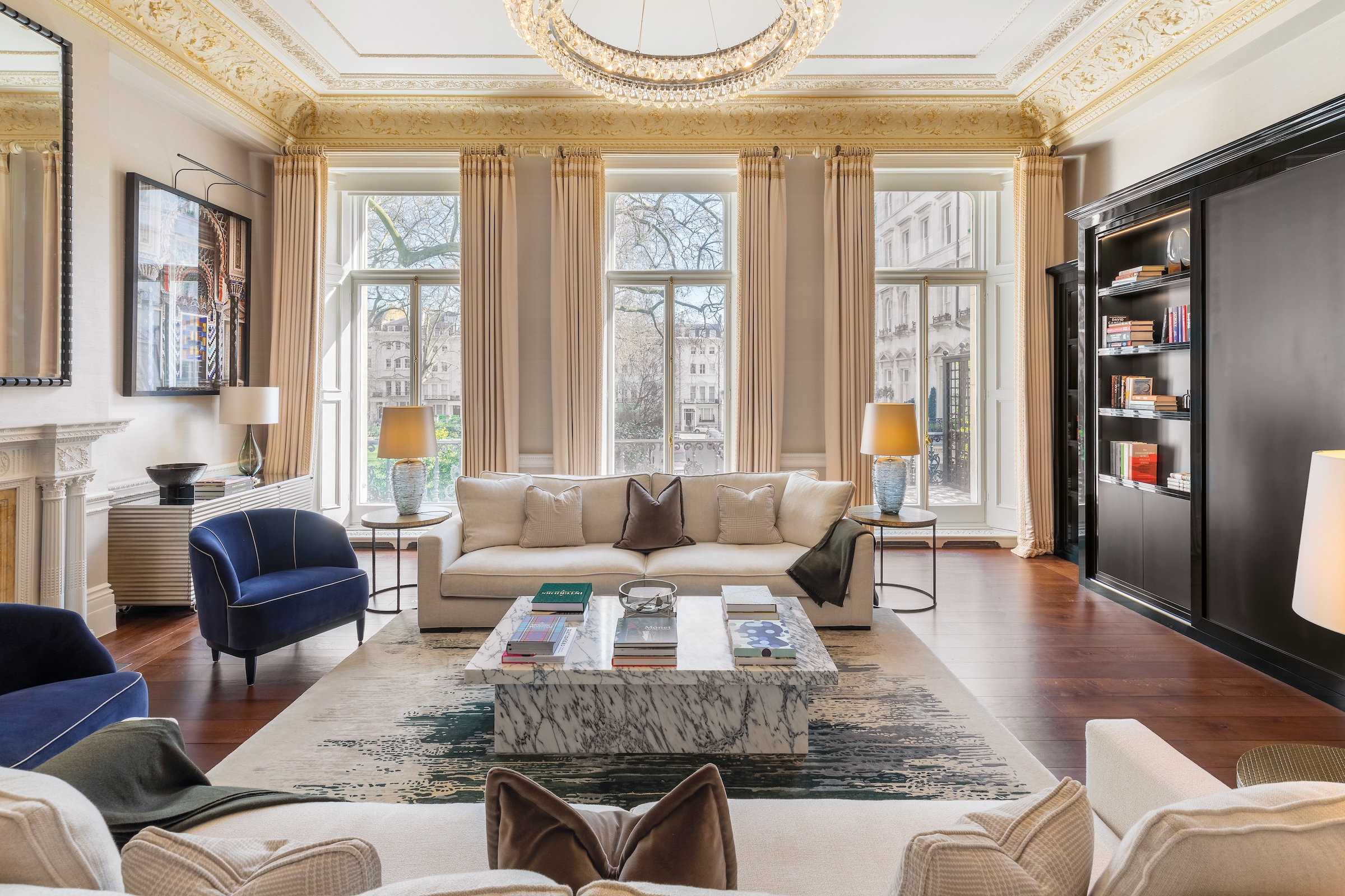 Beautiful four-bedroom apartment in Knightsbridge 