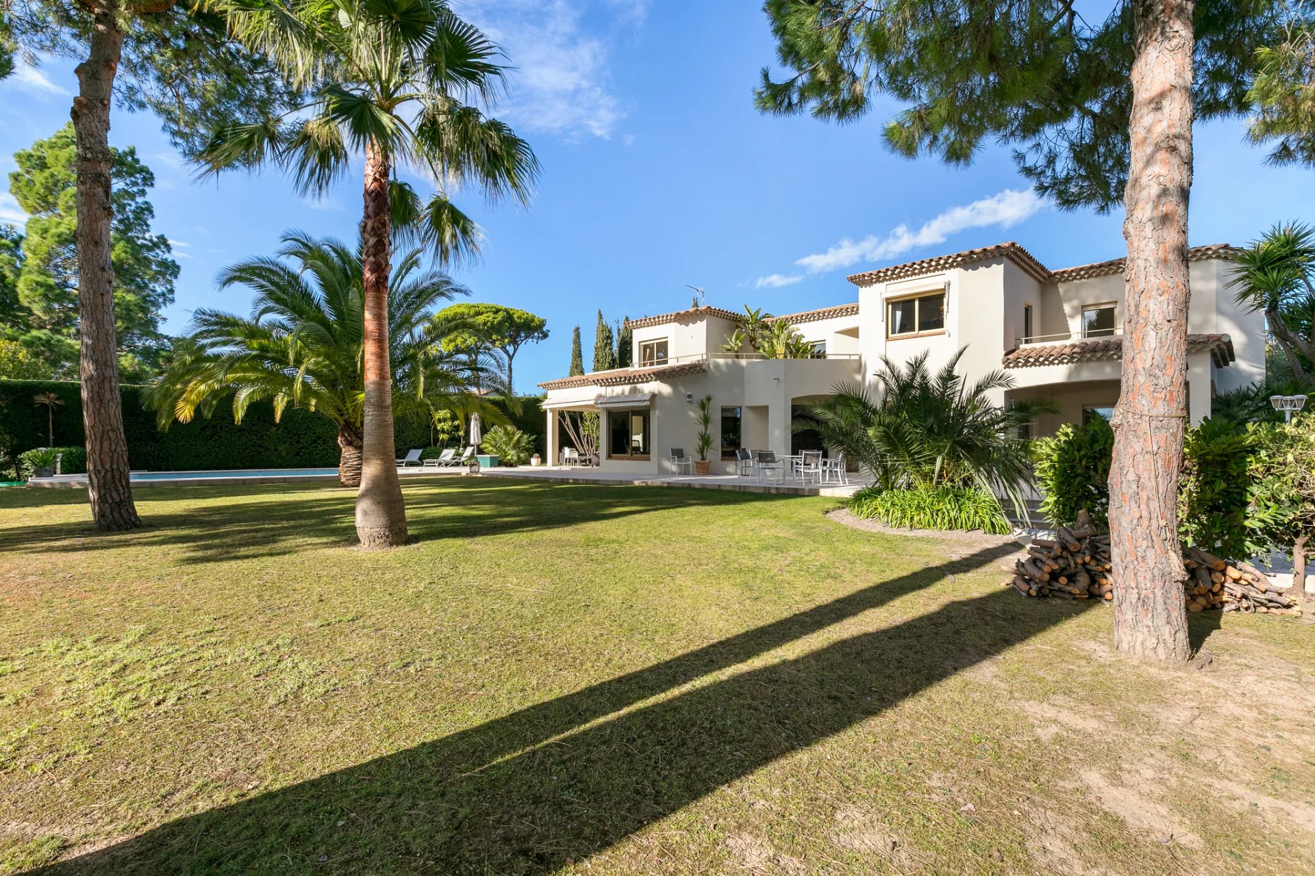 Nice, Provence-Alpes-Côte d’Azur, 06000, FR, 4 Bedrooms Bedrooms, ,4 BathroomsBathrooms,Residential,For Sale,1999651