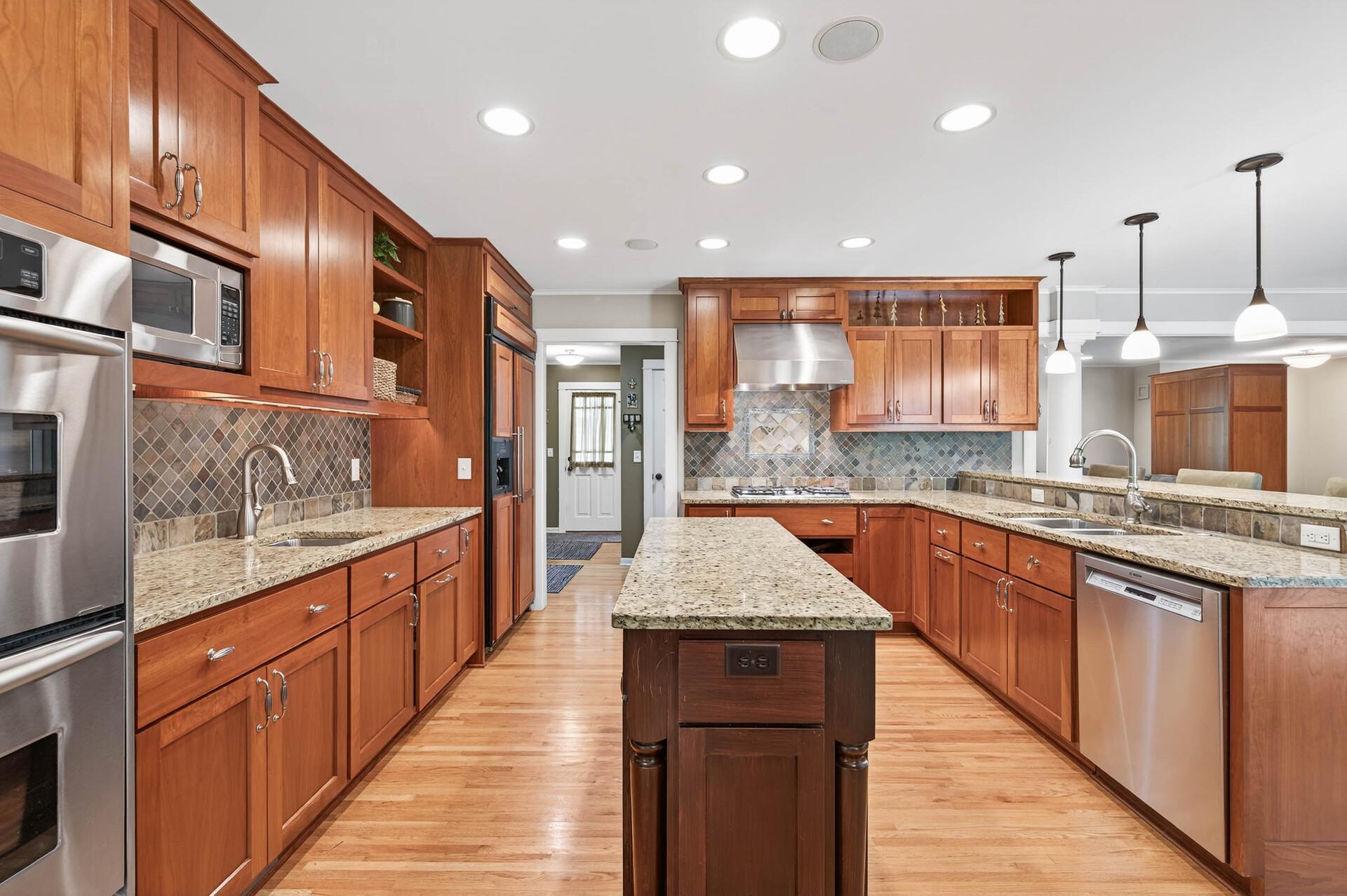 Minnetonka, Minnesota, 55345, United States, 5 Bedrooms Bedrooms, ,2 BathroomsBathrooms,Residential,For Sale,1919862