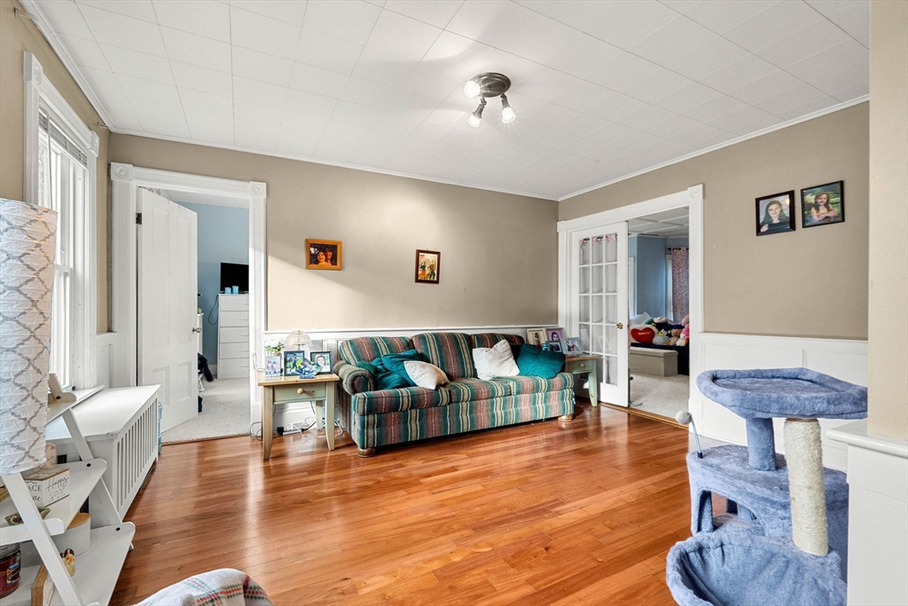 Marlborough, Massachusetts, 01752, United States, 4 Bedrooms Bedrooms, ,2 BathroomsBathrooms,Residential,For Sale,2001797