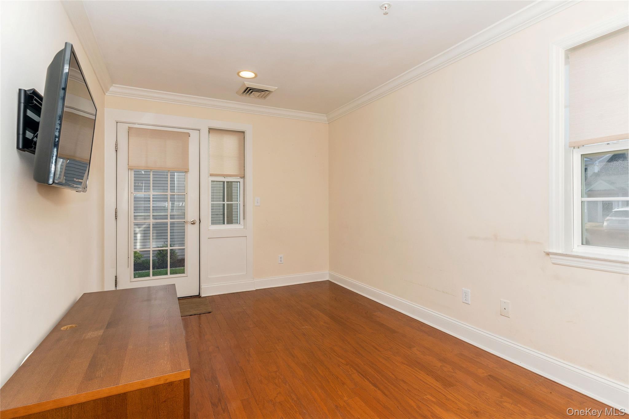 Valley Stream, New York, 11580, United States, 2 Bedrooms Bedrooms, ,2 BathroomsBathrooms,Residential,For Sale,1925470