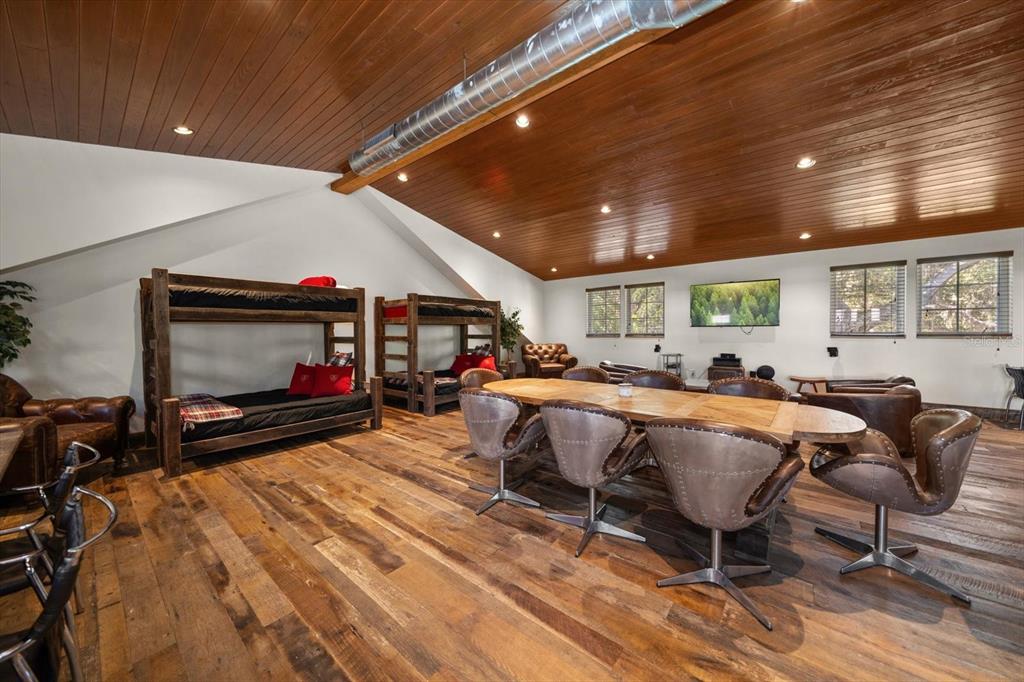 Largo, Florida, 33774, United States, 5 Bedrooms Bedrooms, ,7 BathroomsBathrooms,Residential,For Sale,1876225