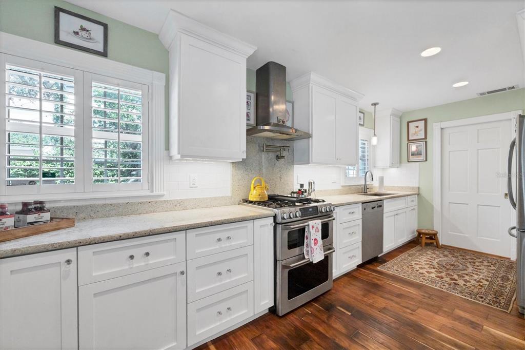 Tampa, Florida, 33629, United States, 4 Bedrooms Bedrooms, ,3 BathroomsBathrooms,Residential,For Sale,1885727