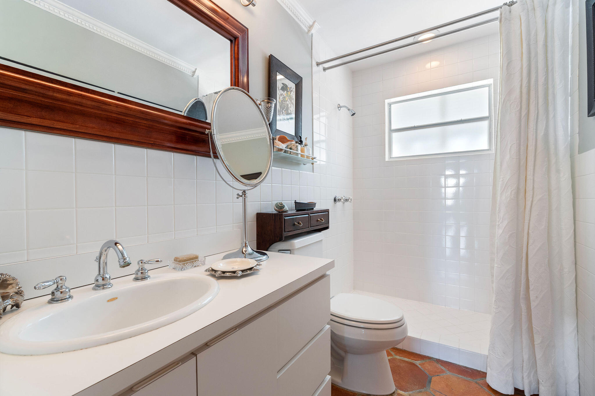 Islamorada, Florida, 33036, United States, 5 Bedrooms Bedrooms, ,3 BathroomsBathrooms,Residential,For Sale,1998109