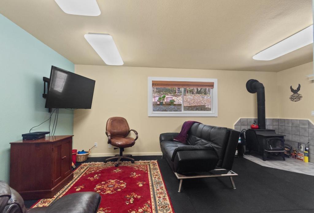 Royal Oaks, California, 95076, United States, 4 Bedrooms Bedrooms, ,3 BathroomsBathrooms,Residential,For Sale,1810635