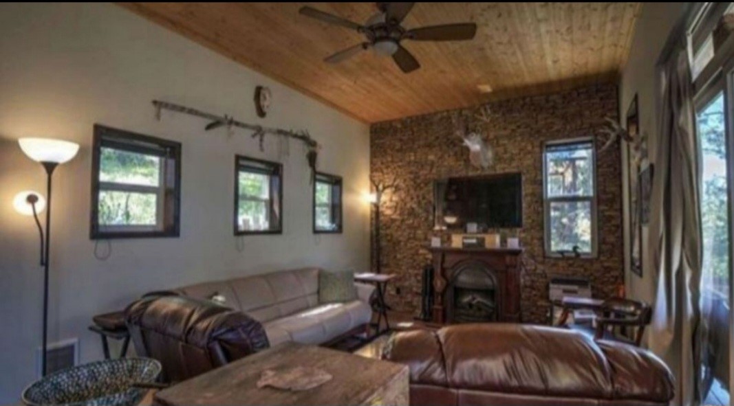 Bayview, Idaho, 83803, United States, 2 Bedrooms Bedrooms, ,3 BathroomsBathrooms,Residential,For Sale,1981313