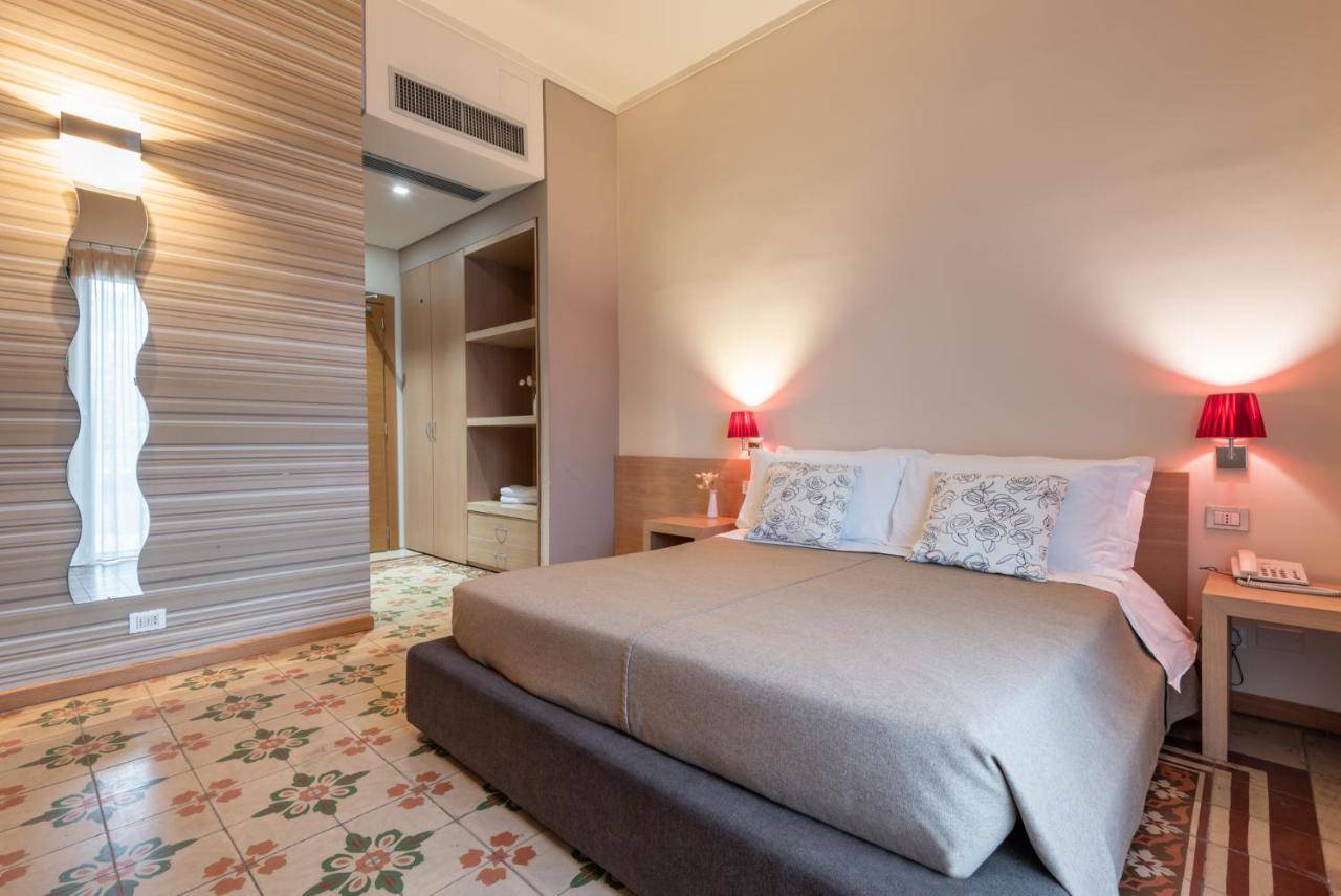 Ragusa, Ragusa, 97100, IT, 11 Bedrooms Bedrooms, ,11 BathroomsBathrooms,Residential,For Sale,1687176