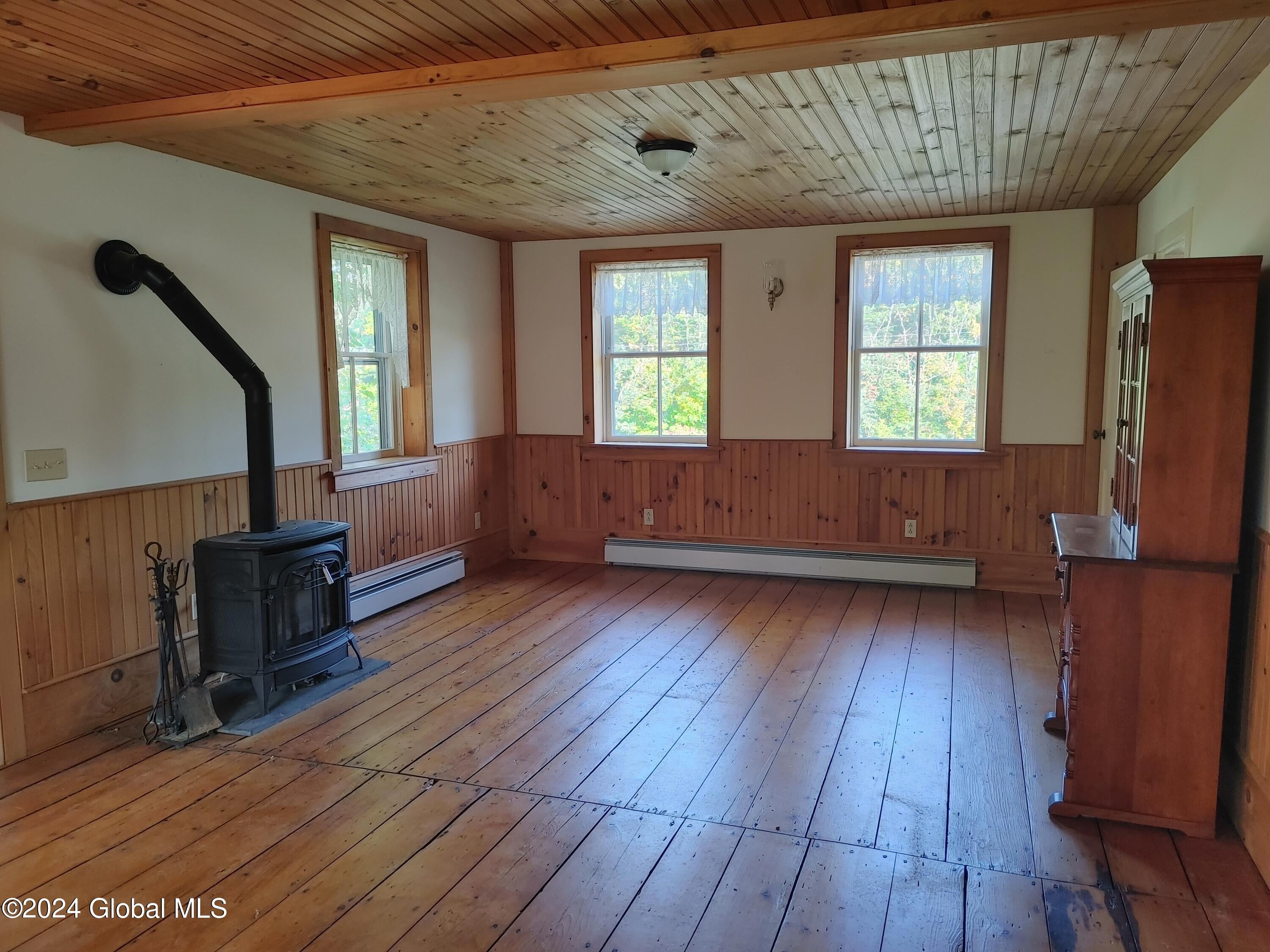 Putnam Station, New York, 12861, United States, 2 Bedrooms Bedrooms, ,2 BathroomsBathrooms,Residential,For Sale,1978709