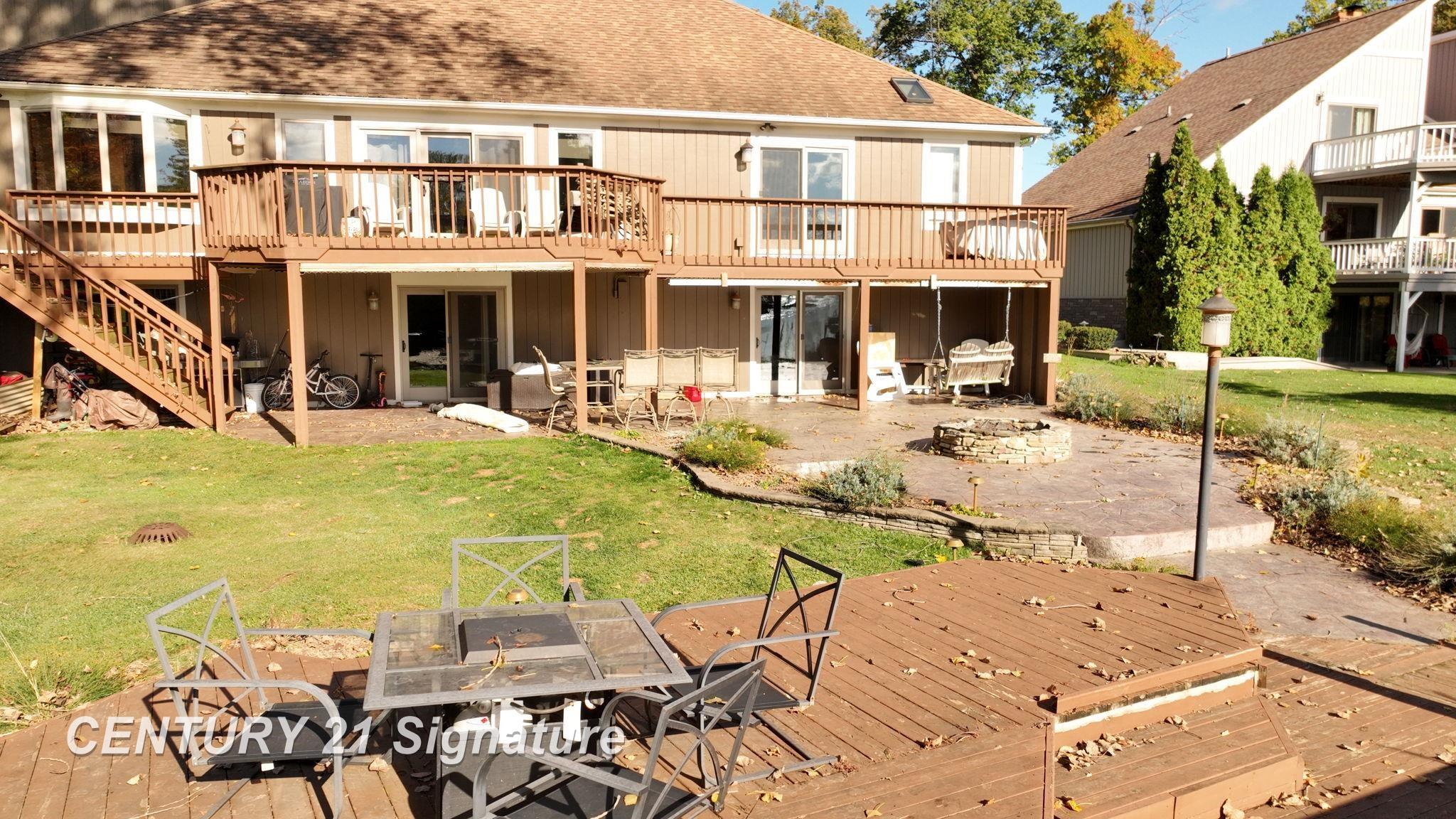 Fenton, Michigan, 48430, United States, 6 Bedrooms Bedrooms, ,4 BathroomsBathrooms,Residential,For Sale,1976063