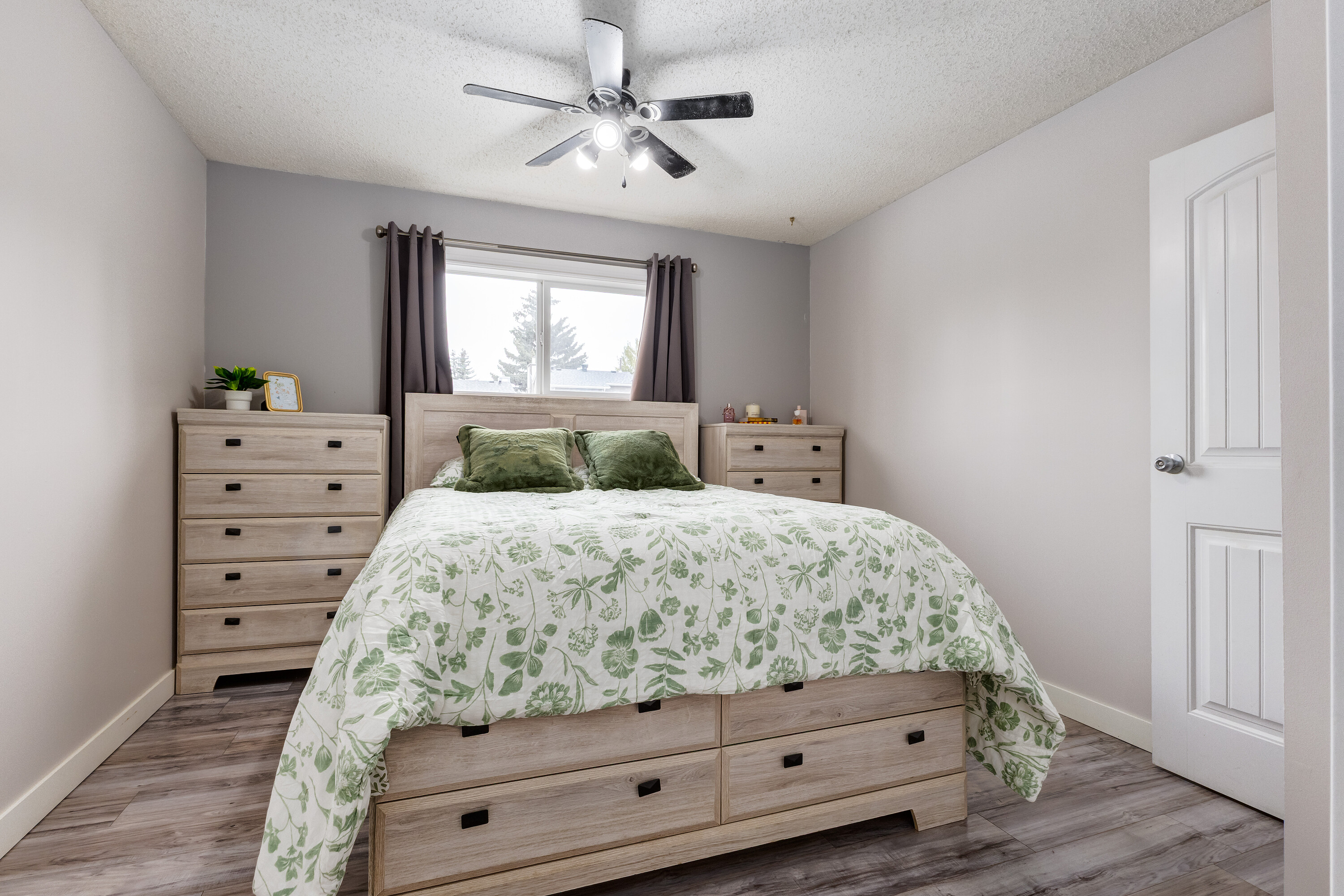  228 Deer Ridge Place SE - 物件實景