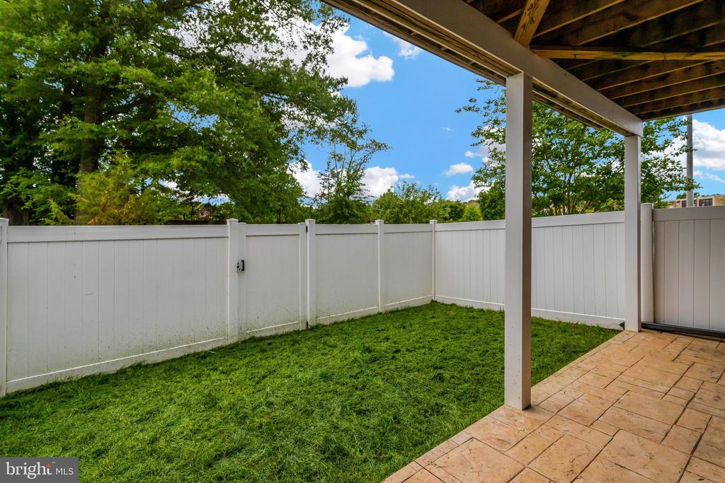 Alexandria, Virginia, 22306, United States, 3 Bedrooms Bedrooms, ,4 BathroomsBathrooms,Residential,For Sale,2019701
