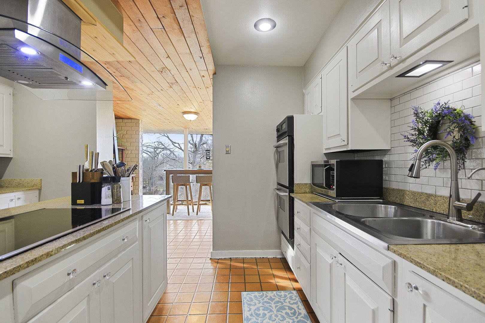 MOBERLY, Missouri, 65270, United States, 5 Bedrooms Bedrooms, ,5 BathroomsBathrooms,Residential,For Sale,2009284